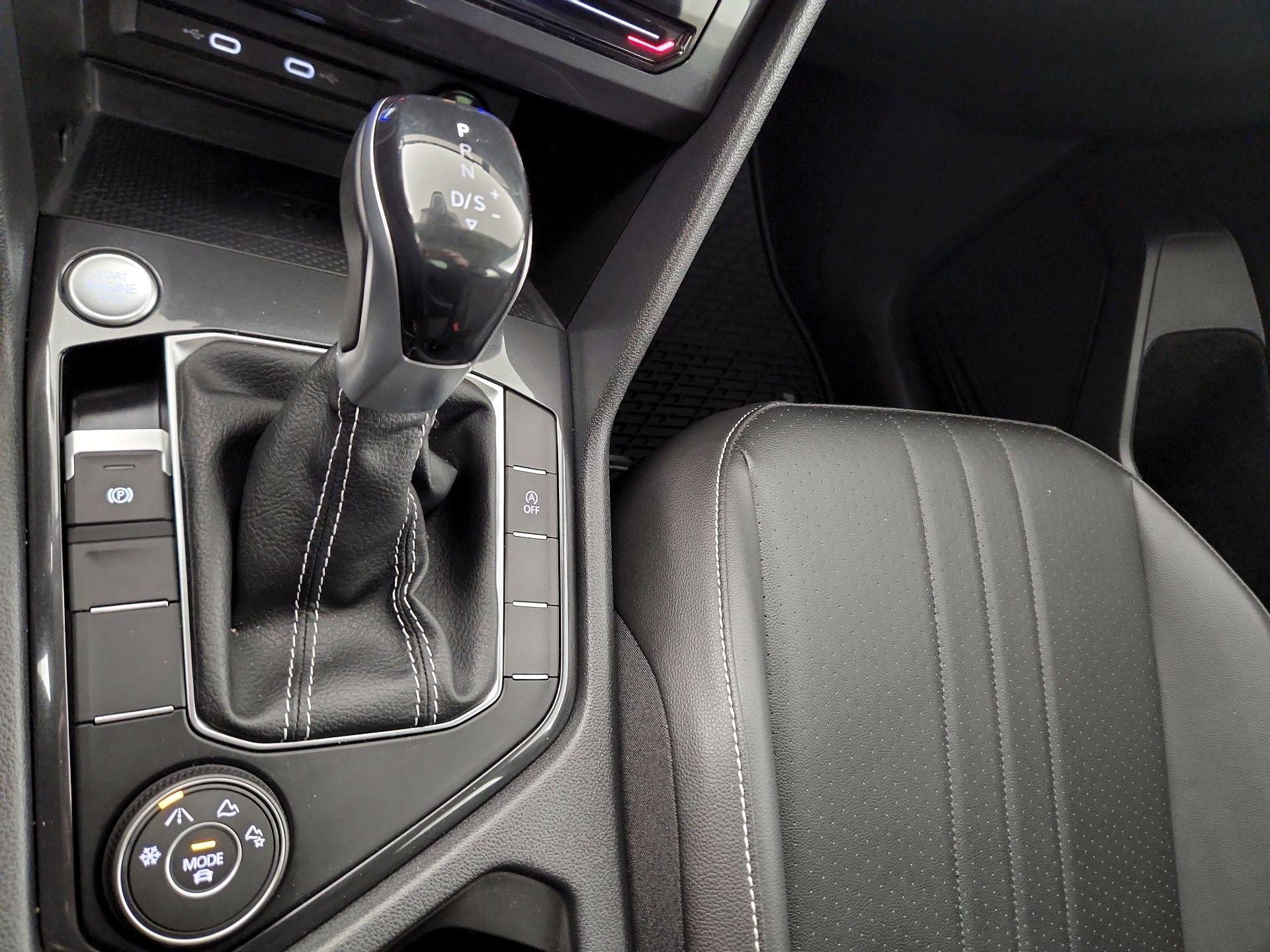 Thumbnail: 2022 Volkswagen Tiguan - 15