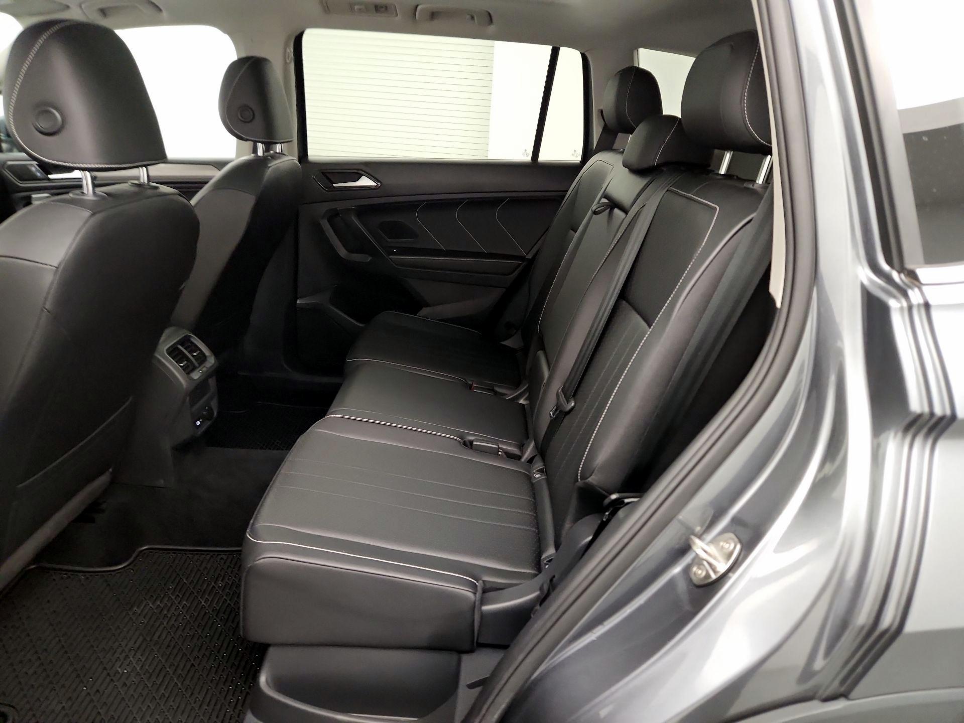 Thumbnail: 2022 Volkswagen Tiguan - 18