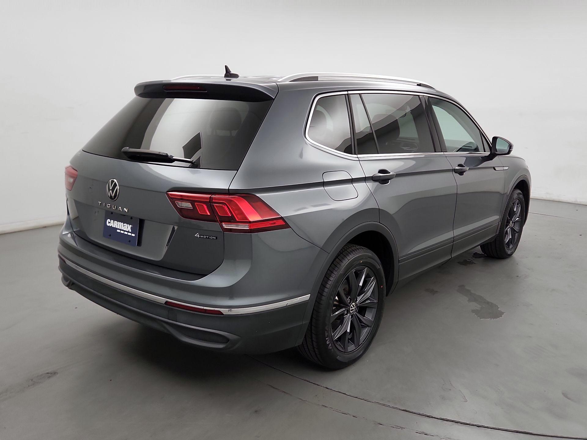 Thumbnail: 2022 Volkswagen Tiguan - 5