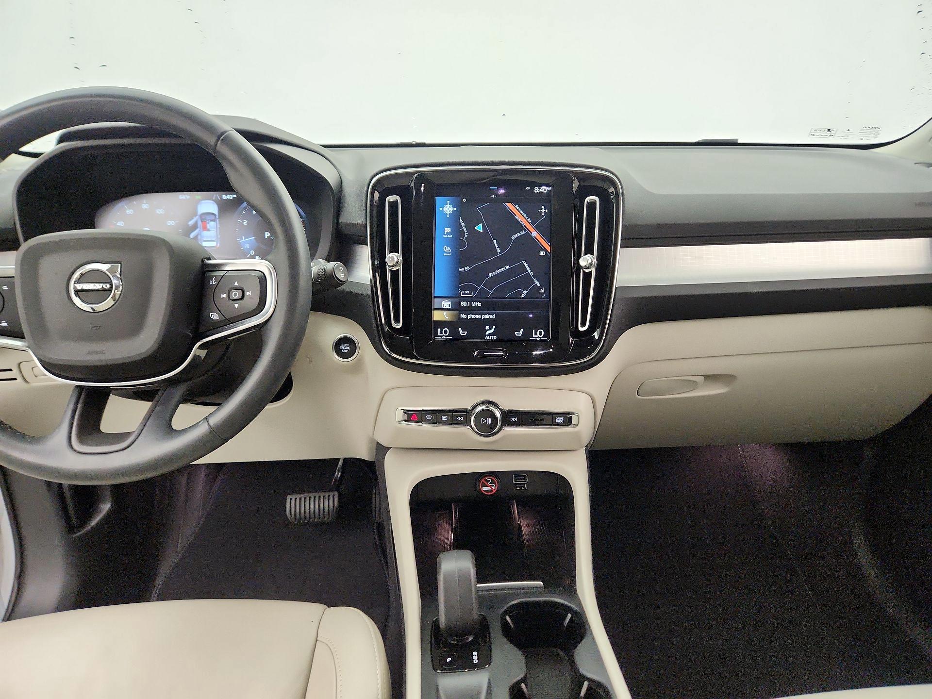 Thumbnail: 2022 Volvo XC40 - 9