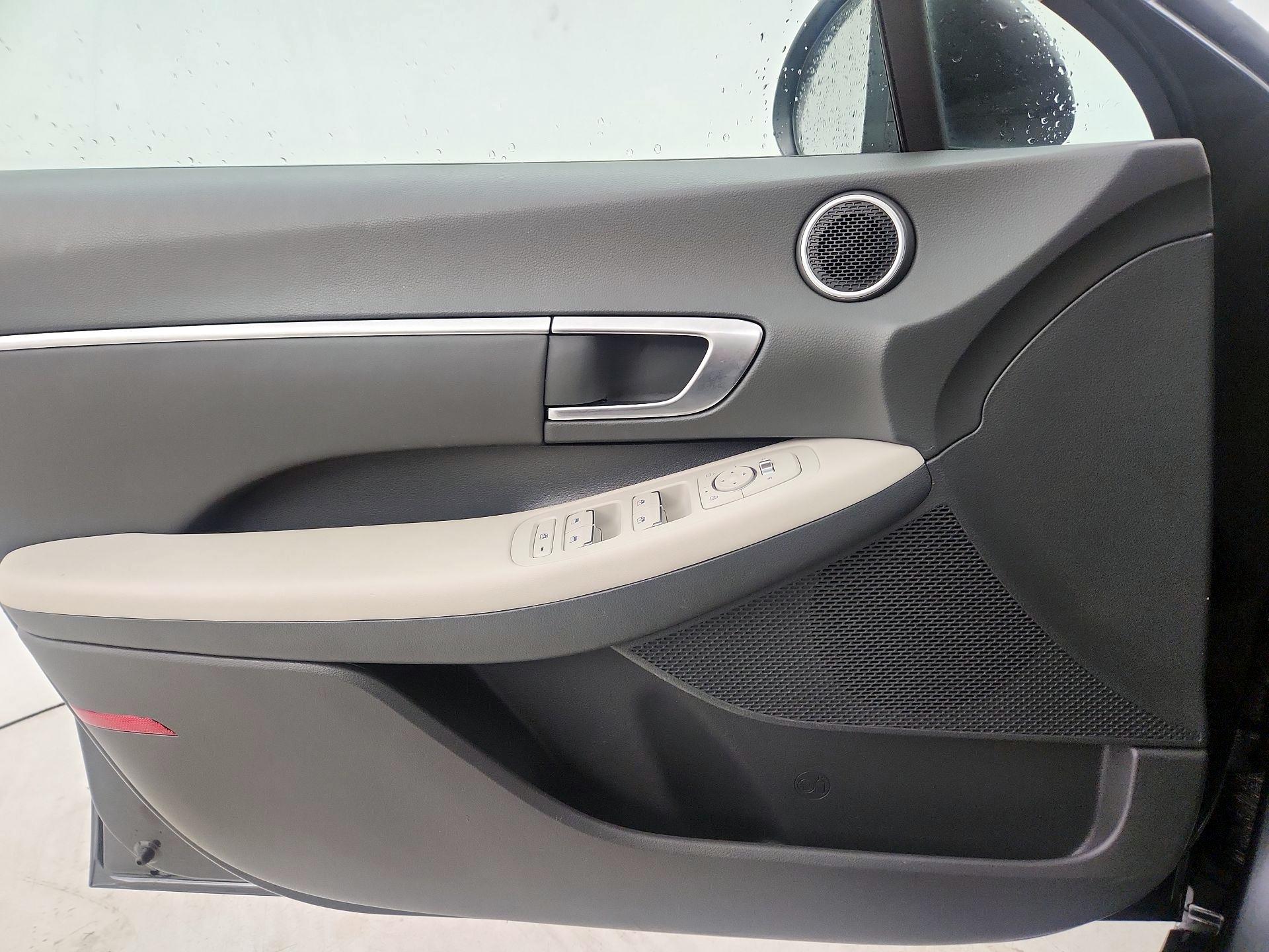 Thumbnail: 2023 Hyundai Sonata - 12