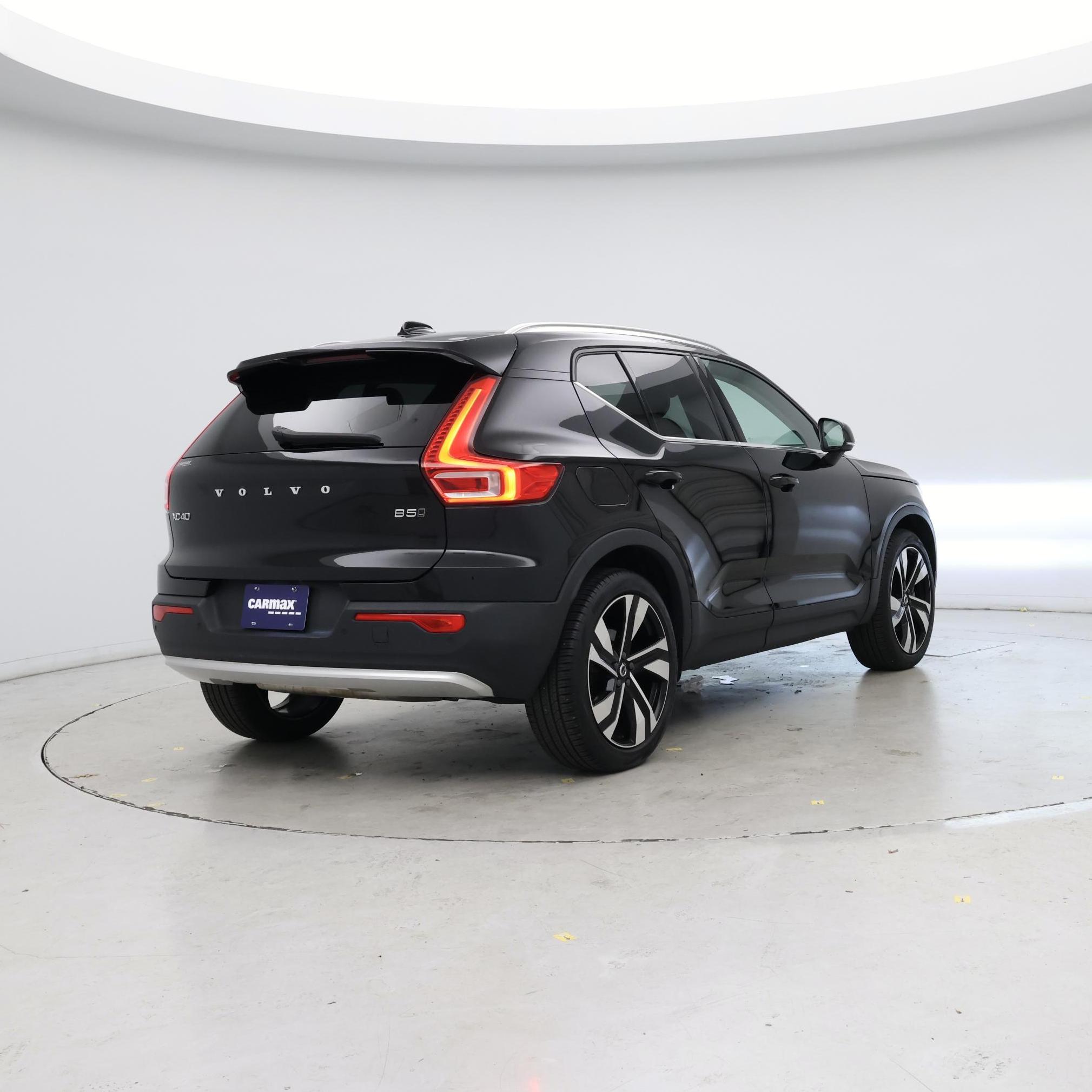 Thumbnail: 2023 Volvo XC40 - 8