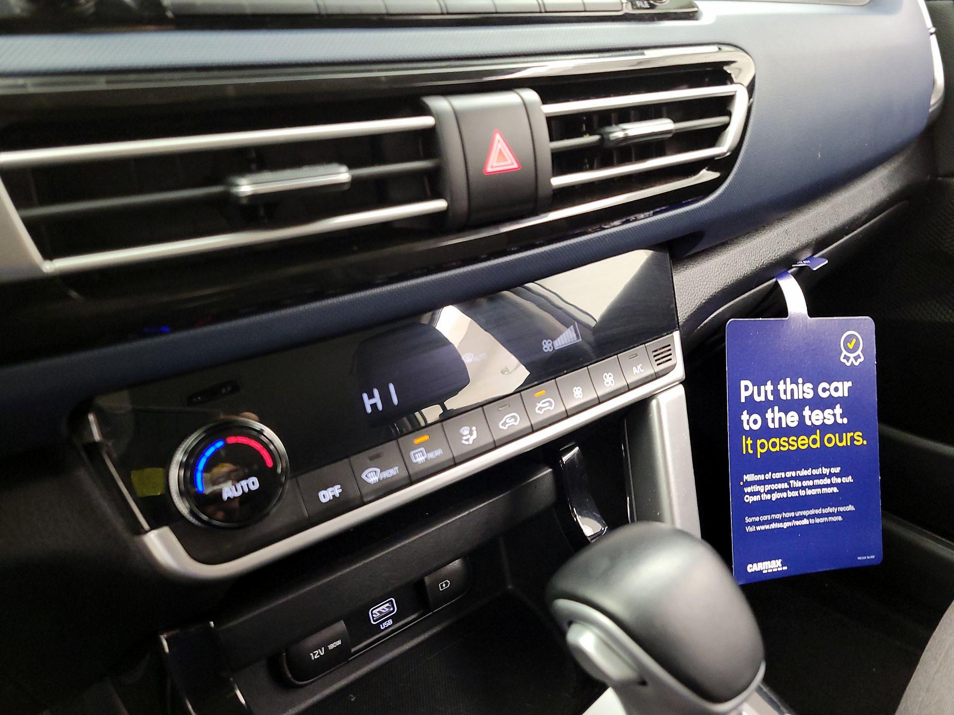 Thumbnail: 2022 Kia Seltos - 17