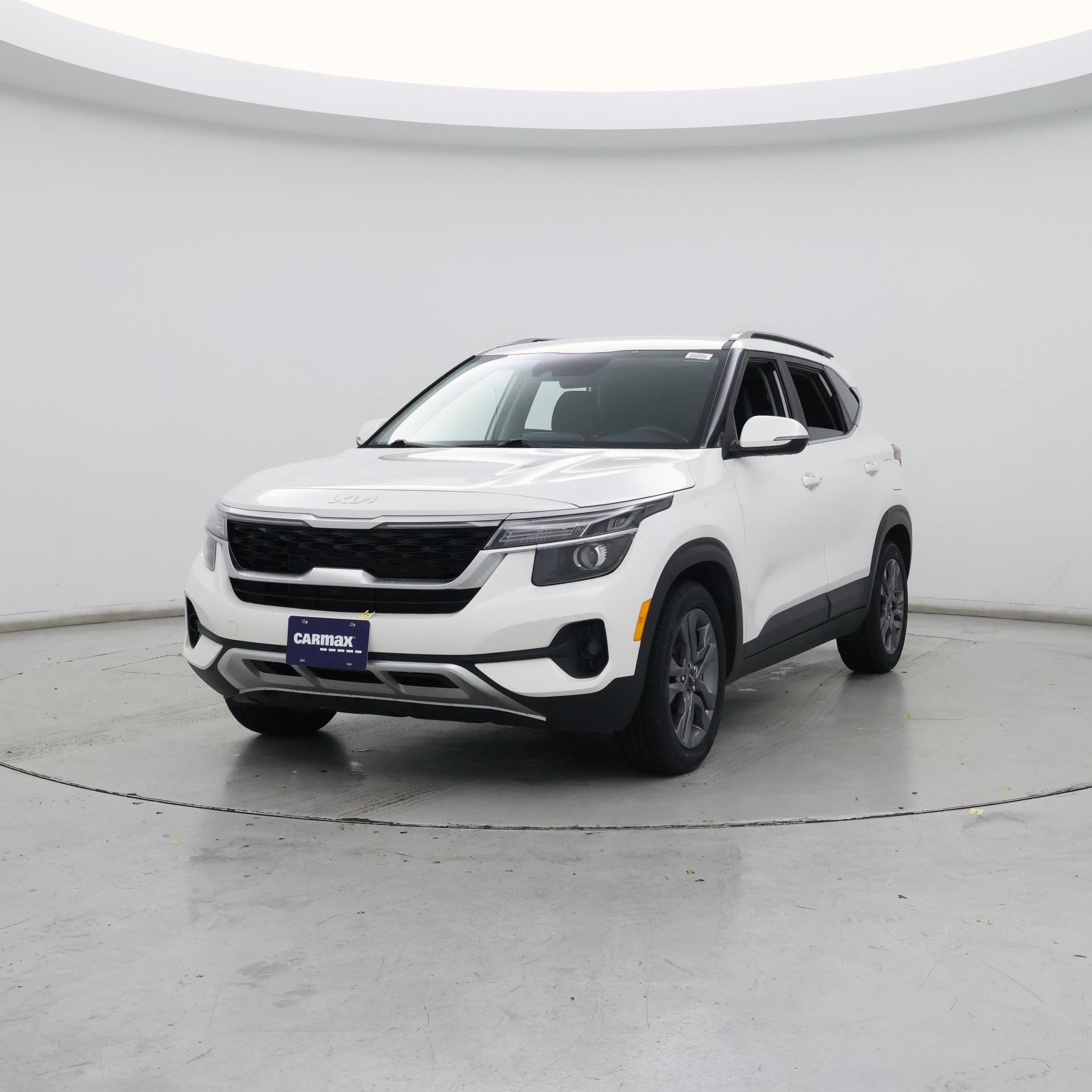 Thumbnail: 2022 Kia Seltos - 4