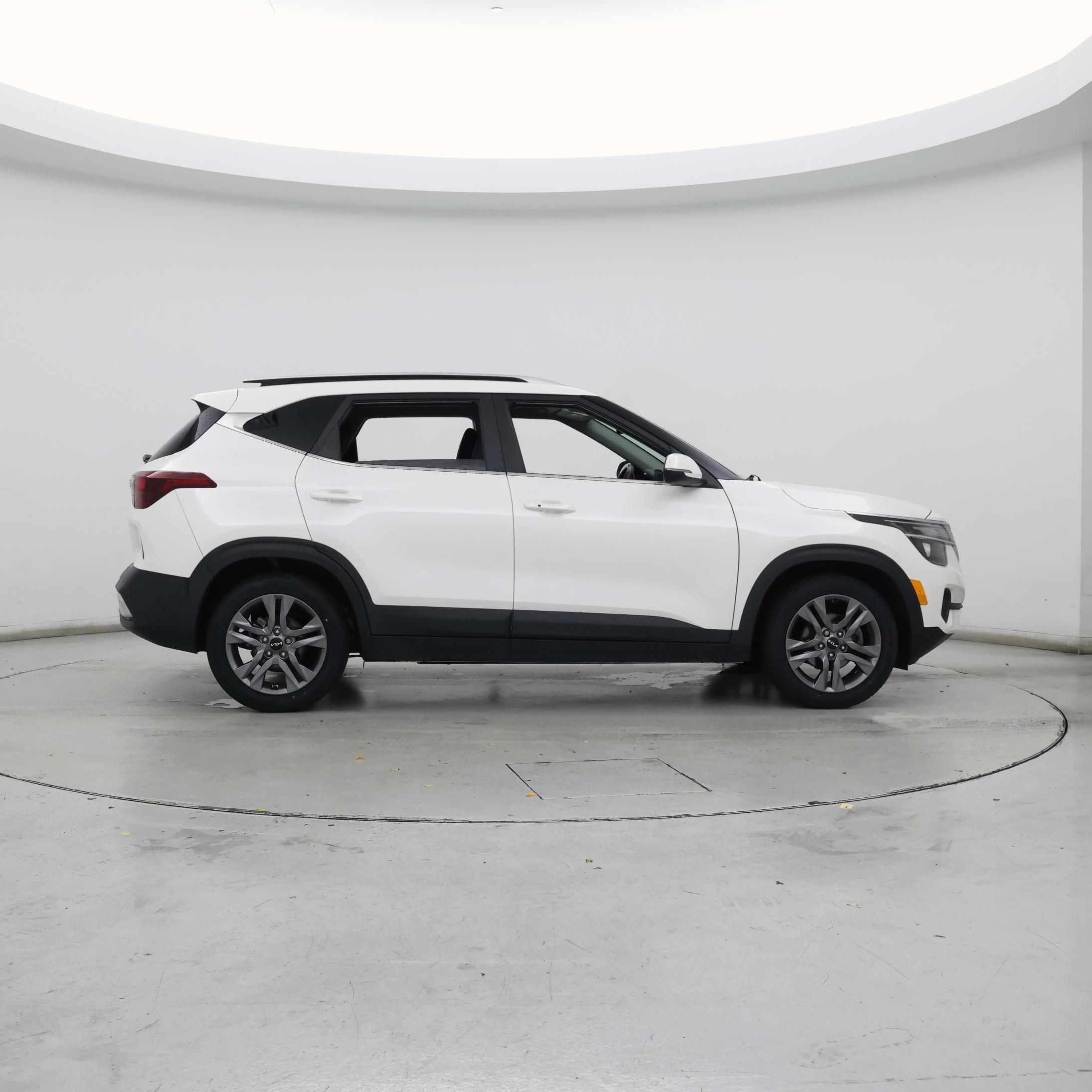 Thumbnail: 2022 Kia Seltos - 7