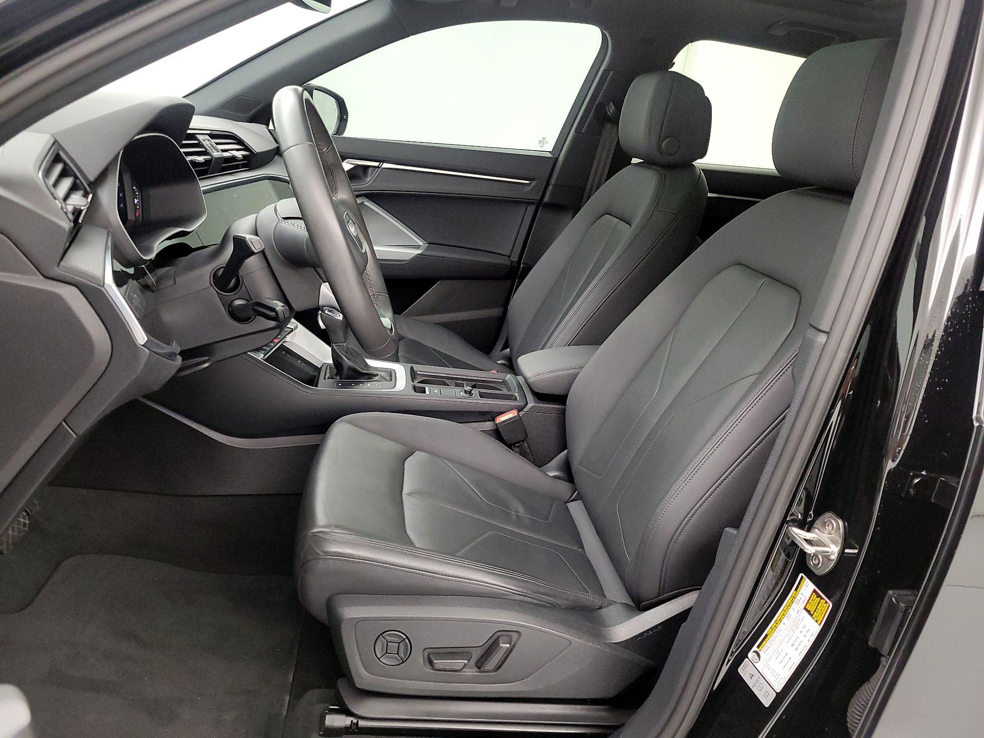 Thumbnail: 2023 Audi Q3 - 11