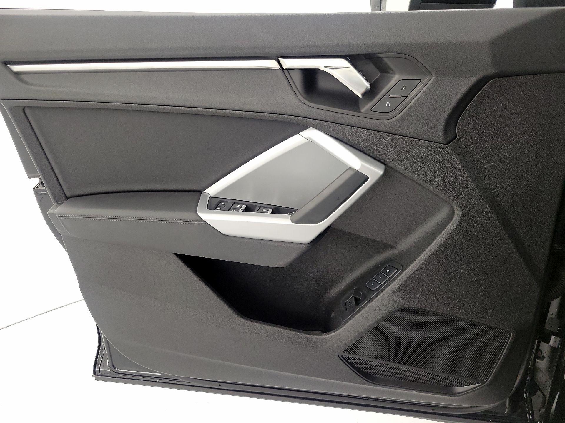 Thumbnail: 2023 Audi Q3 - 12