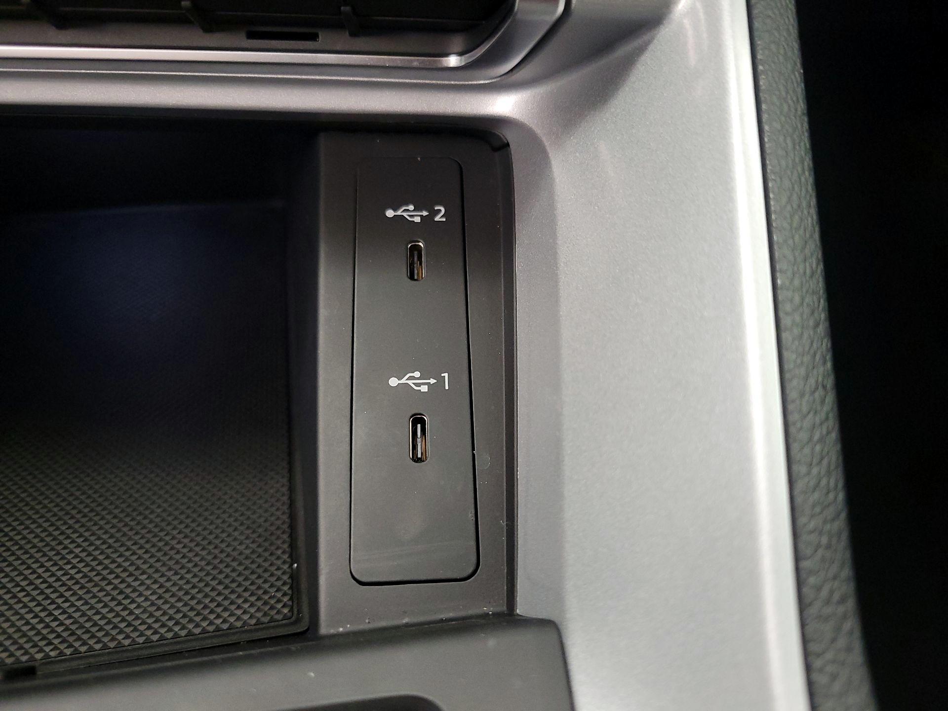 Thumbnail: 2023 Audi Q3 - 18