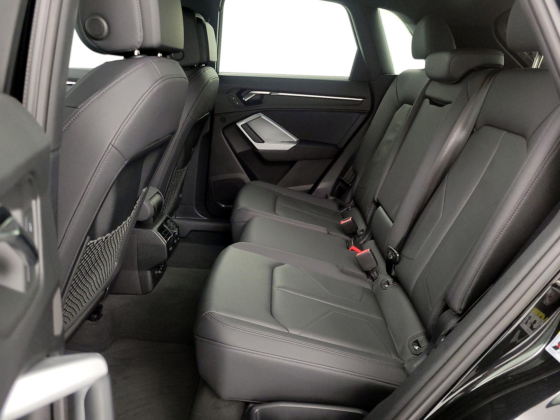 Thumbnail: 2023 Audi Q3 - 20