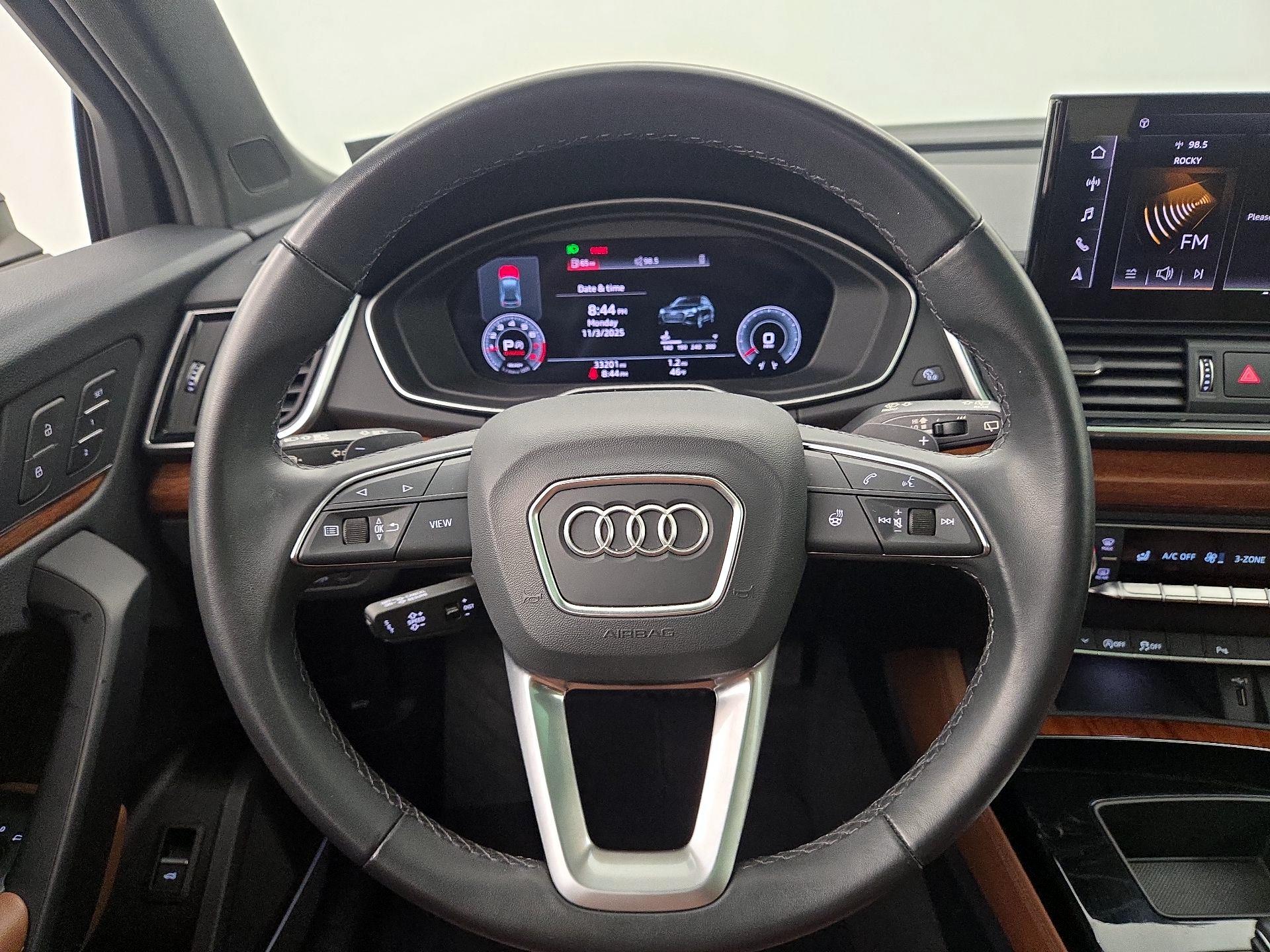 Thumbnail: 2023 Audi Q5 - 10