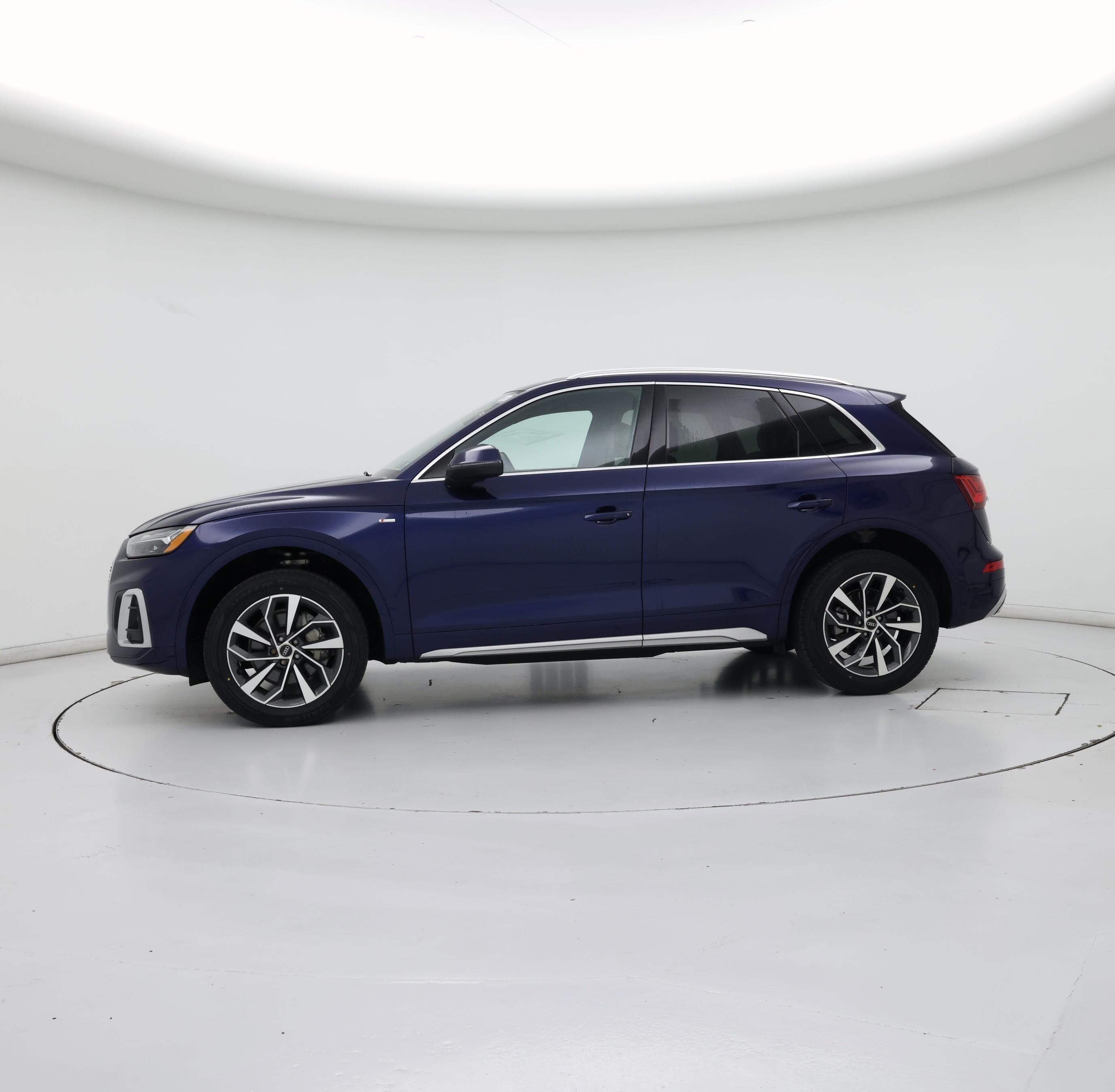 Thumbnail: 2023 Audi Q5 - 3