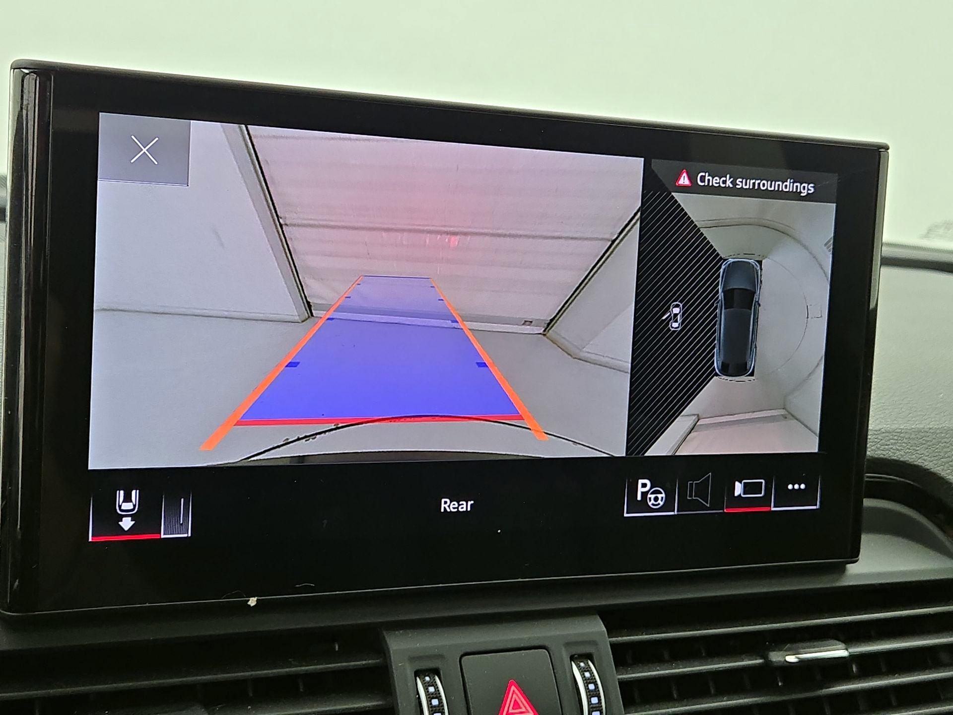 Thumbnail: 2023 Audi Q5 - 14