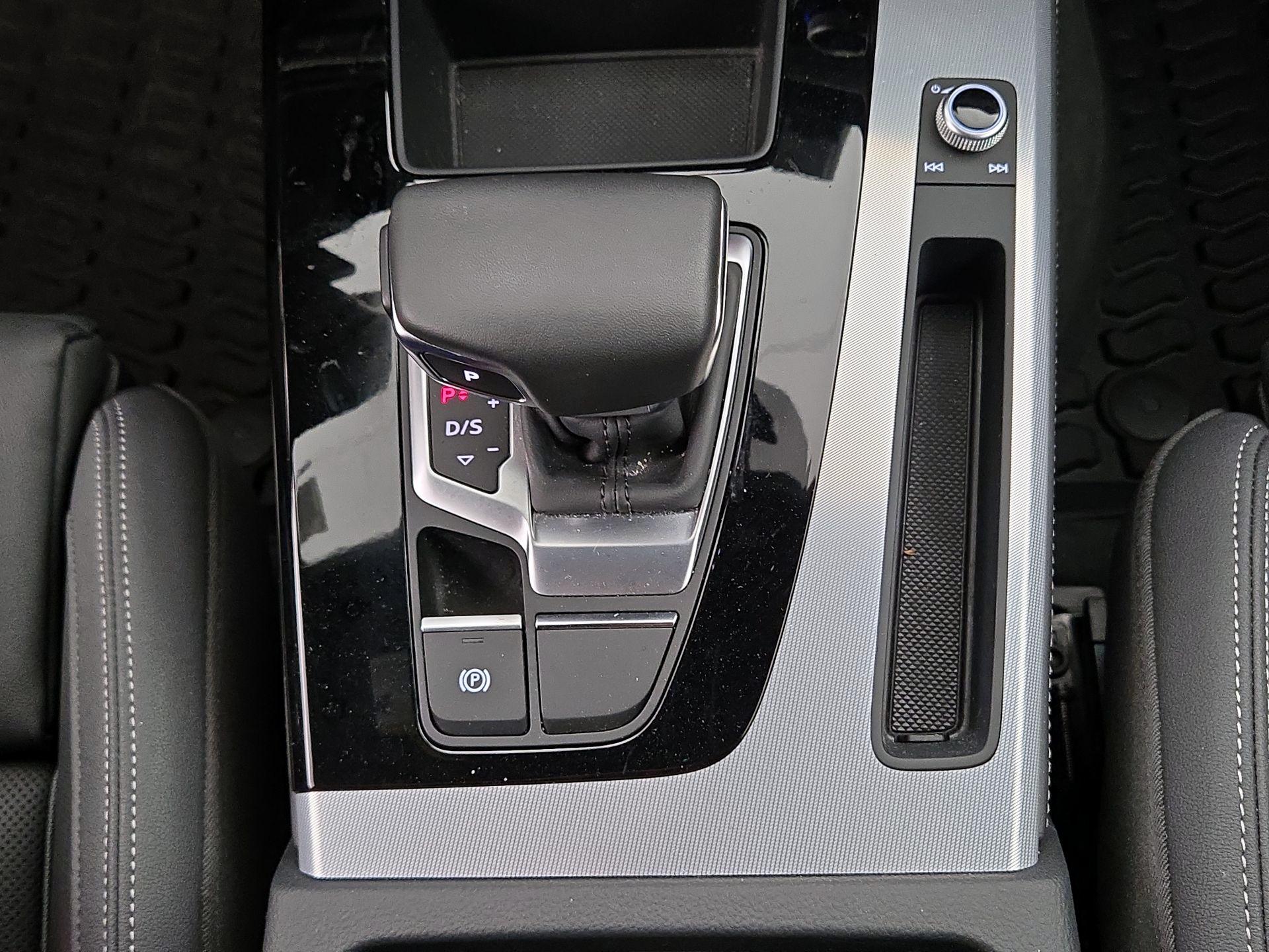 Thumbnail: 2023 Audi Q5 - 17