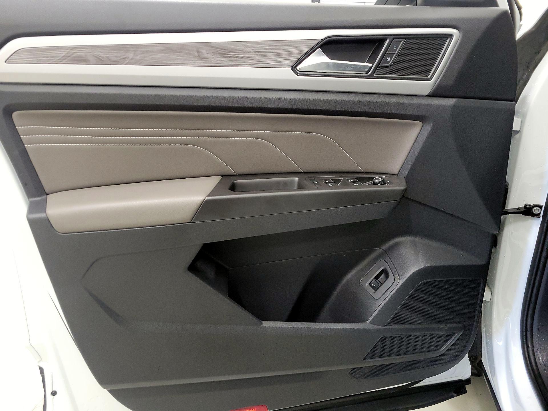 Thumbnail: 2023 Volkswagen Atlas - 12