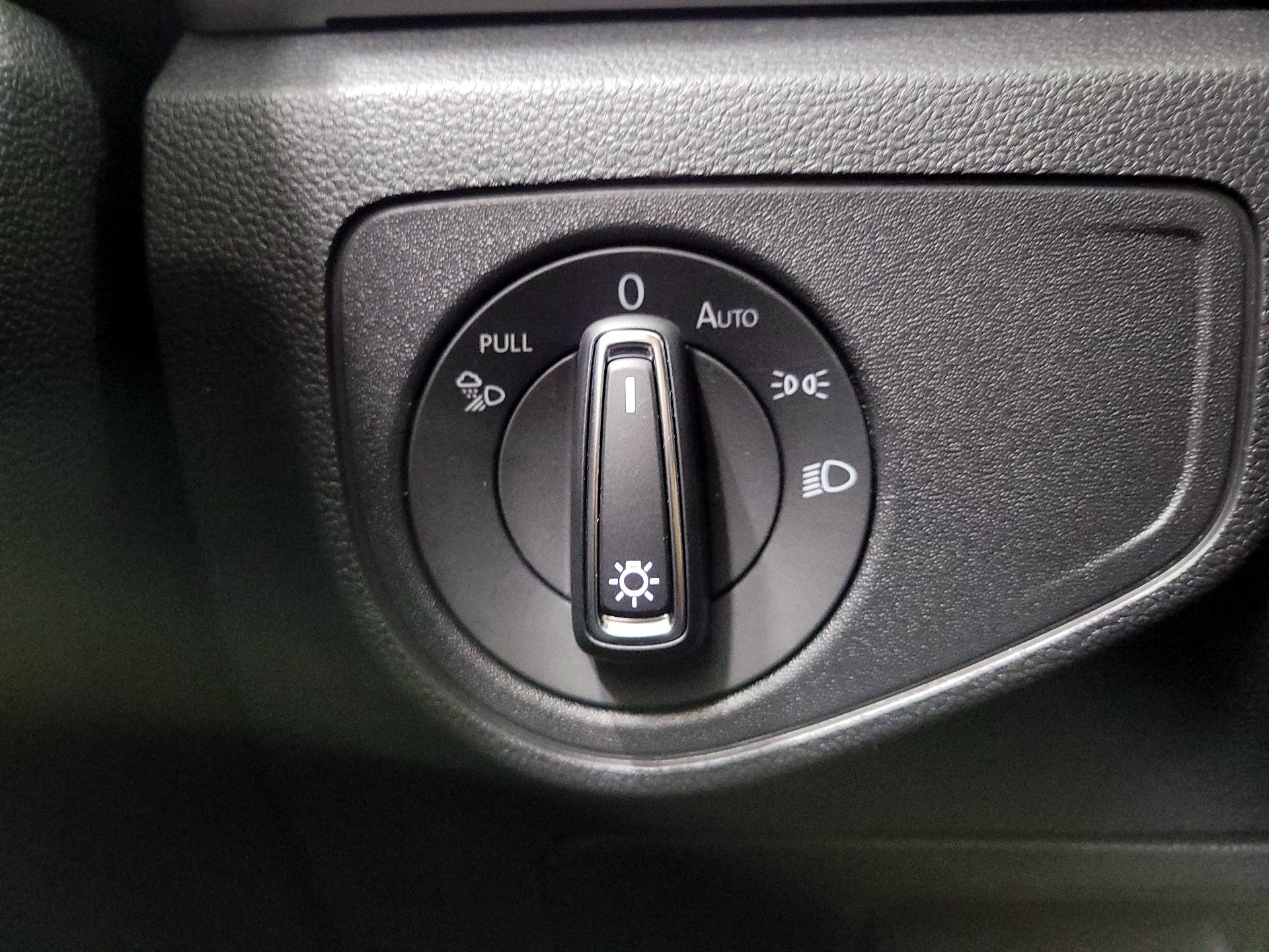 Thumbnail: 2023 Volkswagen Atlas - 13