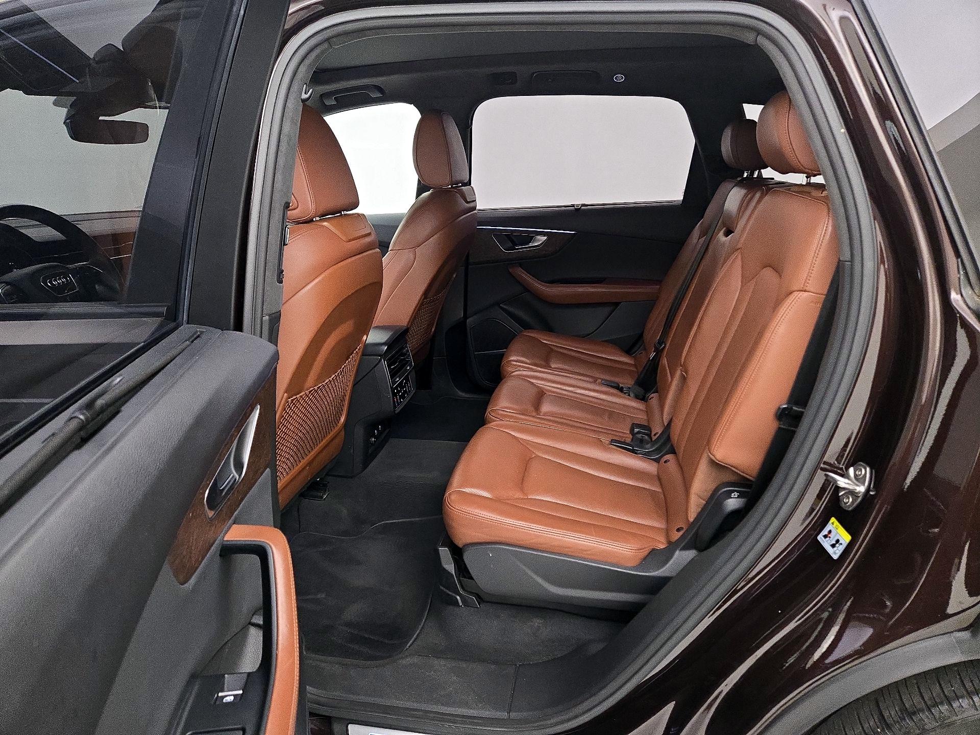 Thumbnail: 2022 Audi Q7 - 19