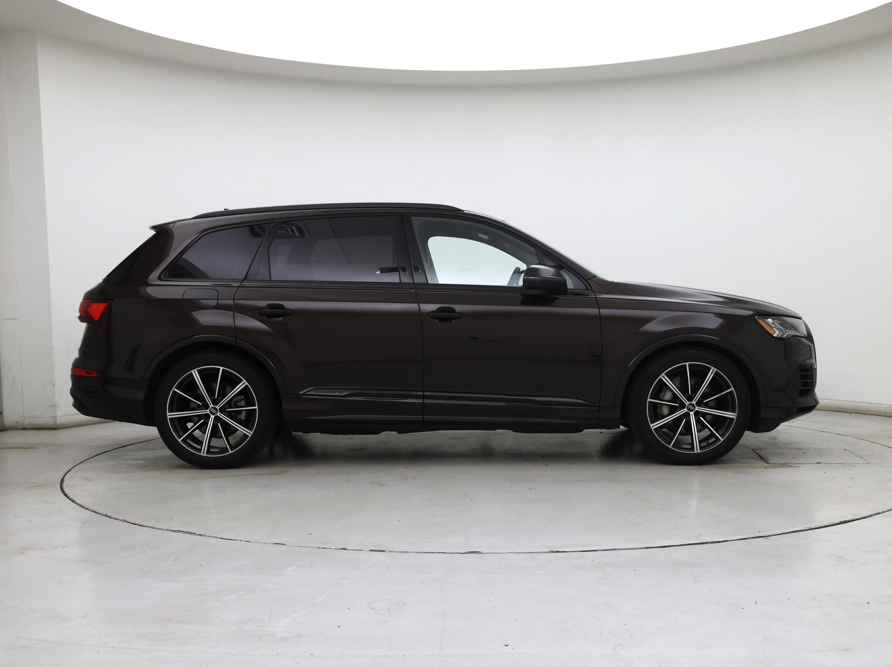 Thumbnail: 2022 Audi Q7 - 7