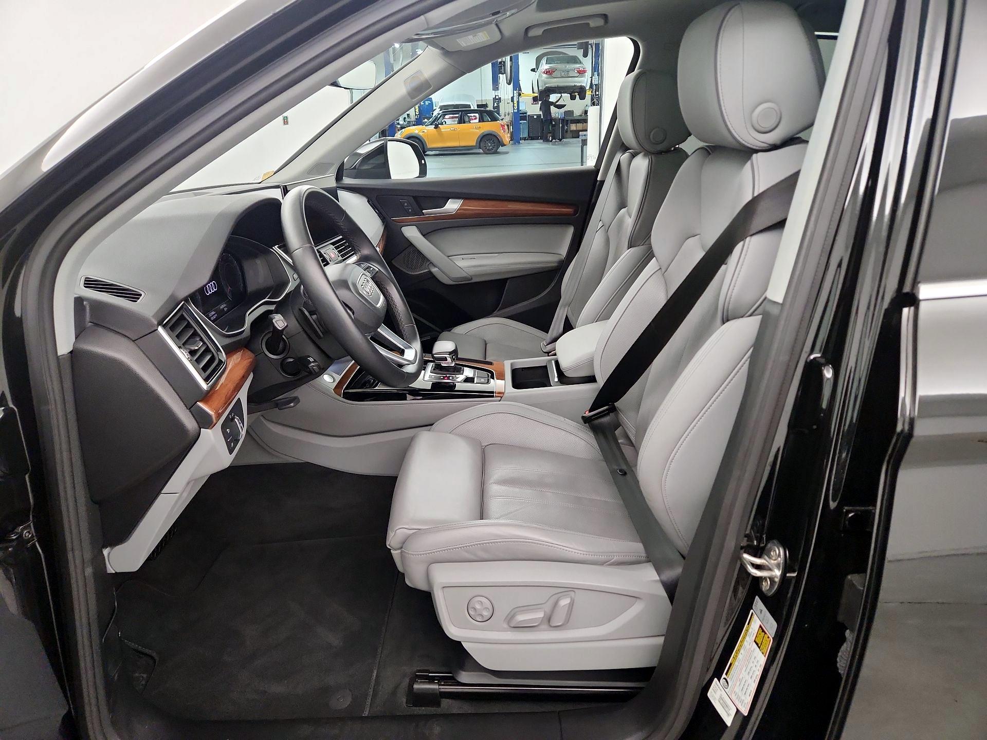 Thumbnail: 2022 Audi Q5 - 11