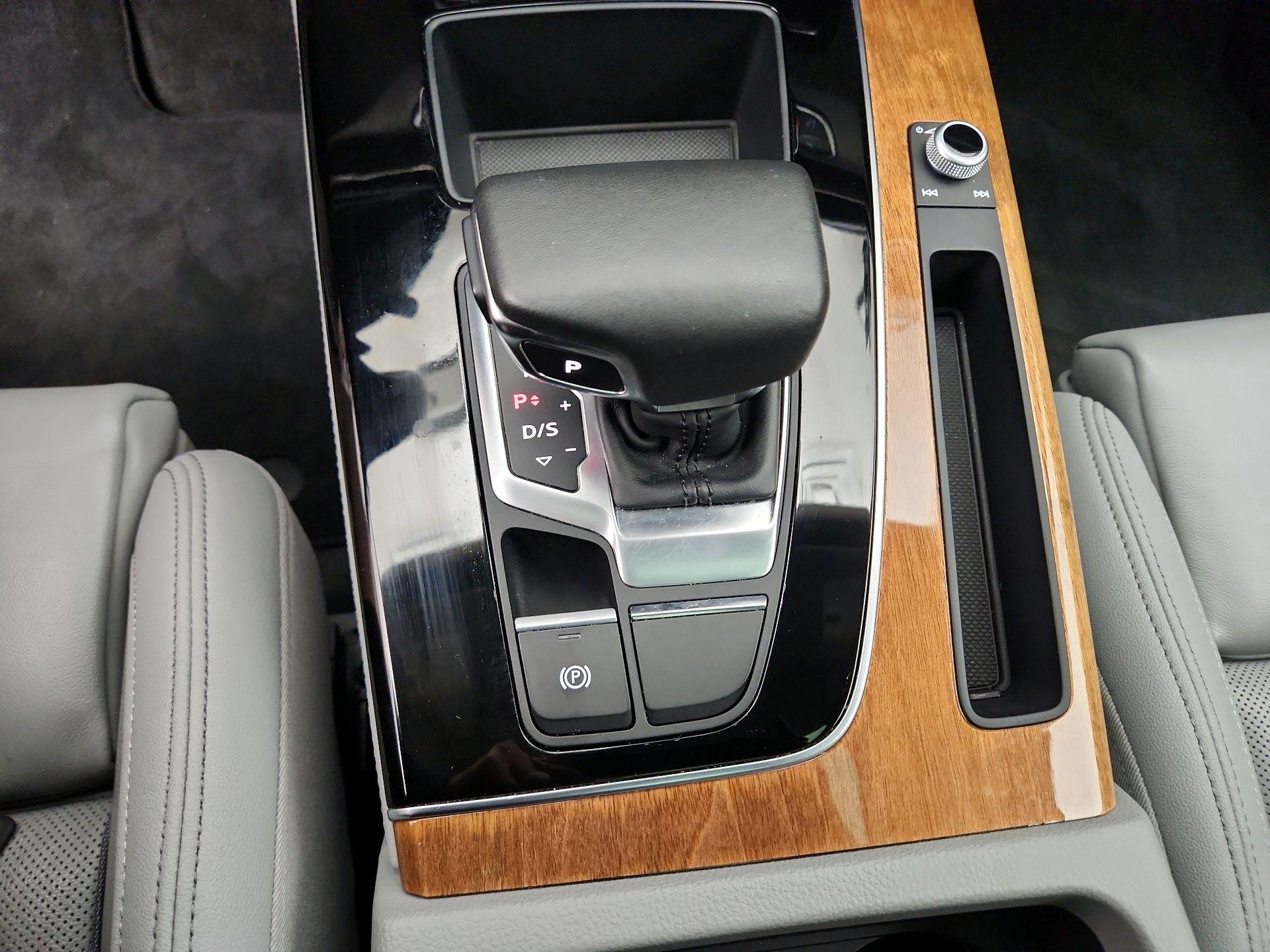 Thumbnail: 2022 Audi Q5 - 17