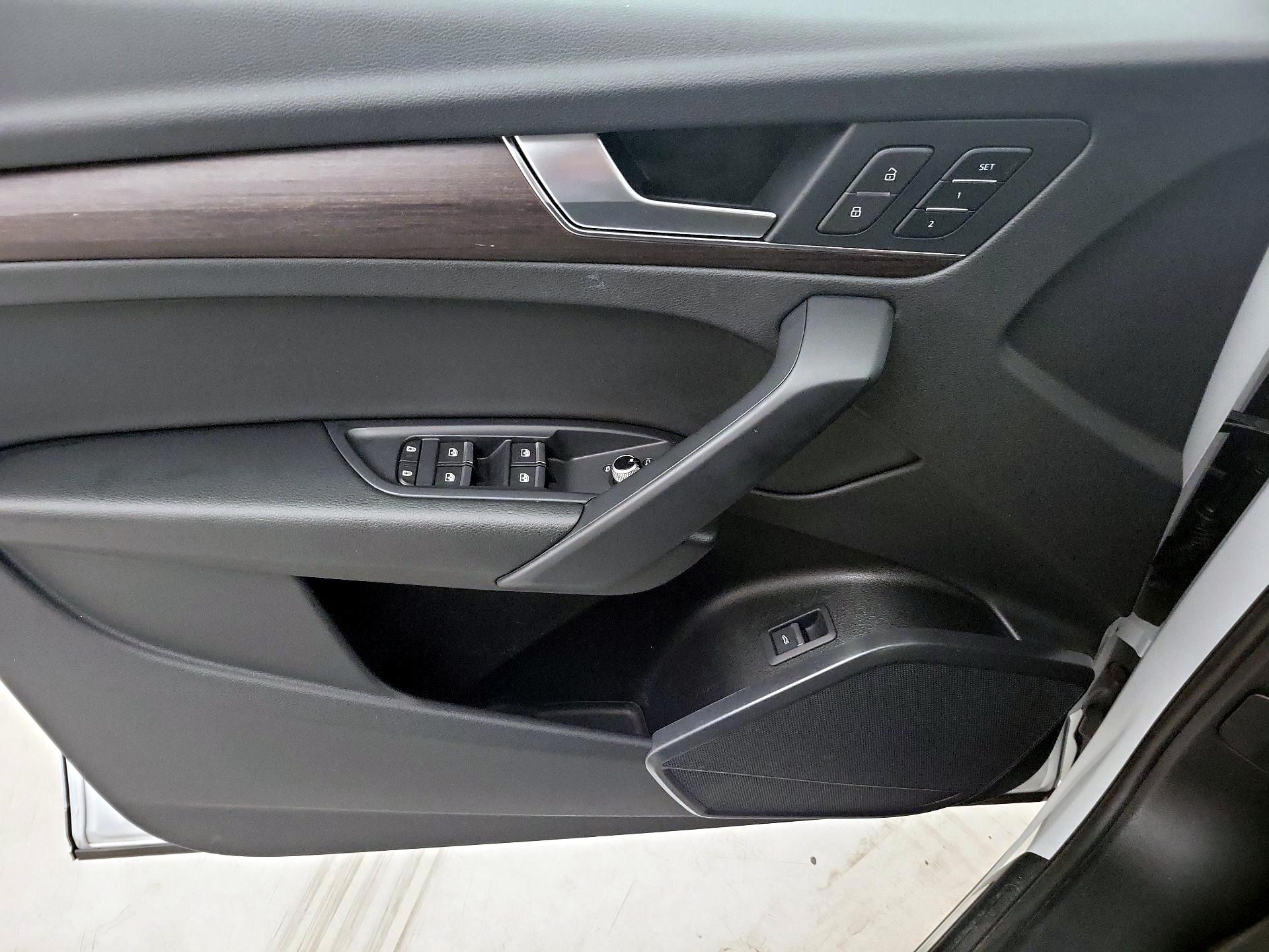 Thumbnail: 2023 Audi Q5 - 12