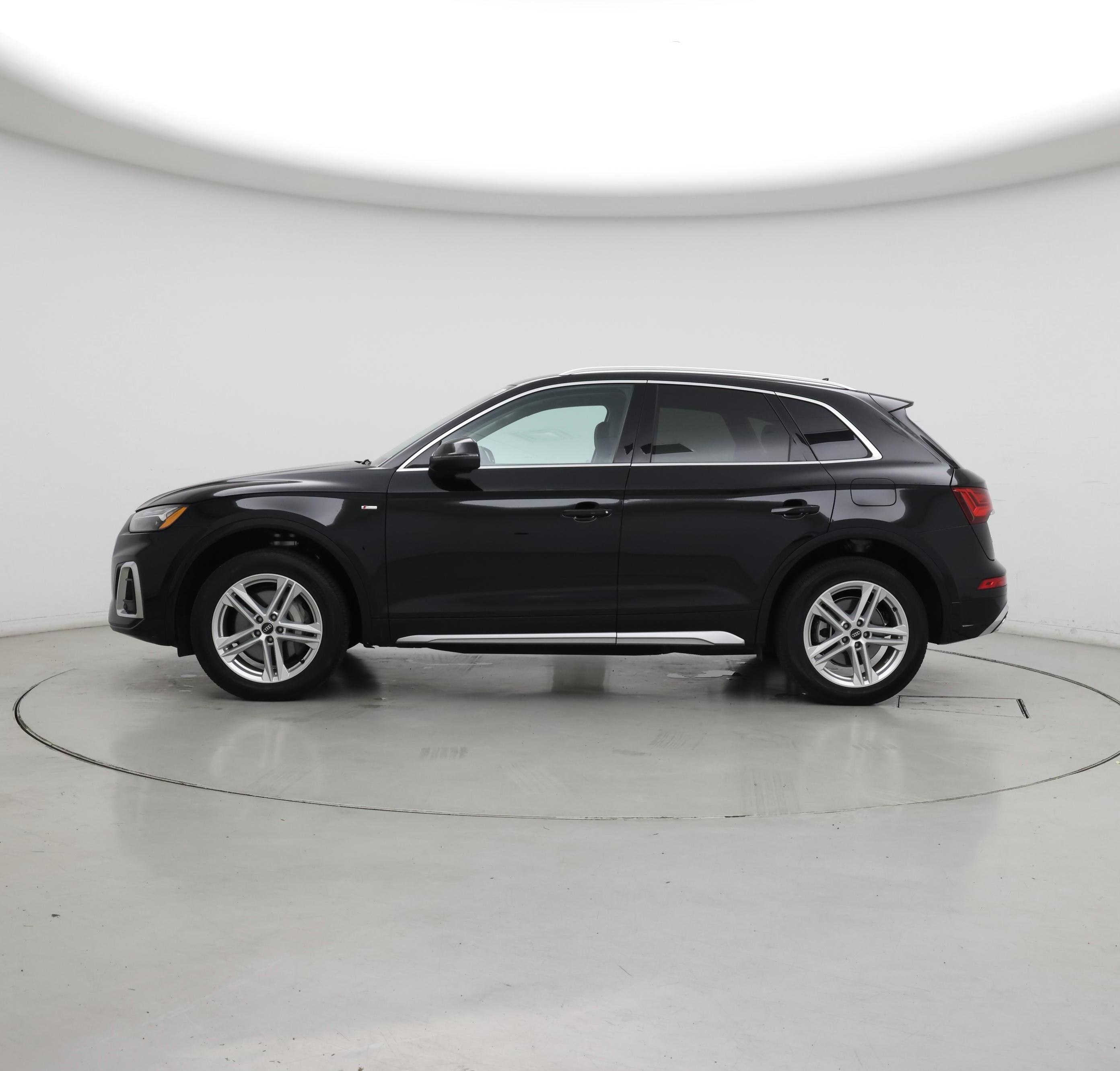 Thumbnail: 2023 Audi Q5 - 3