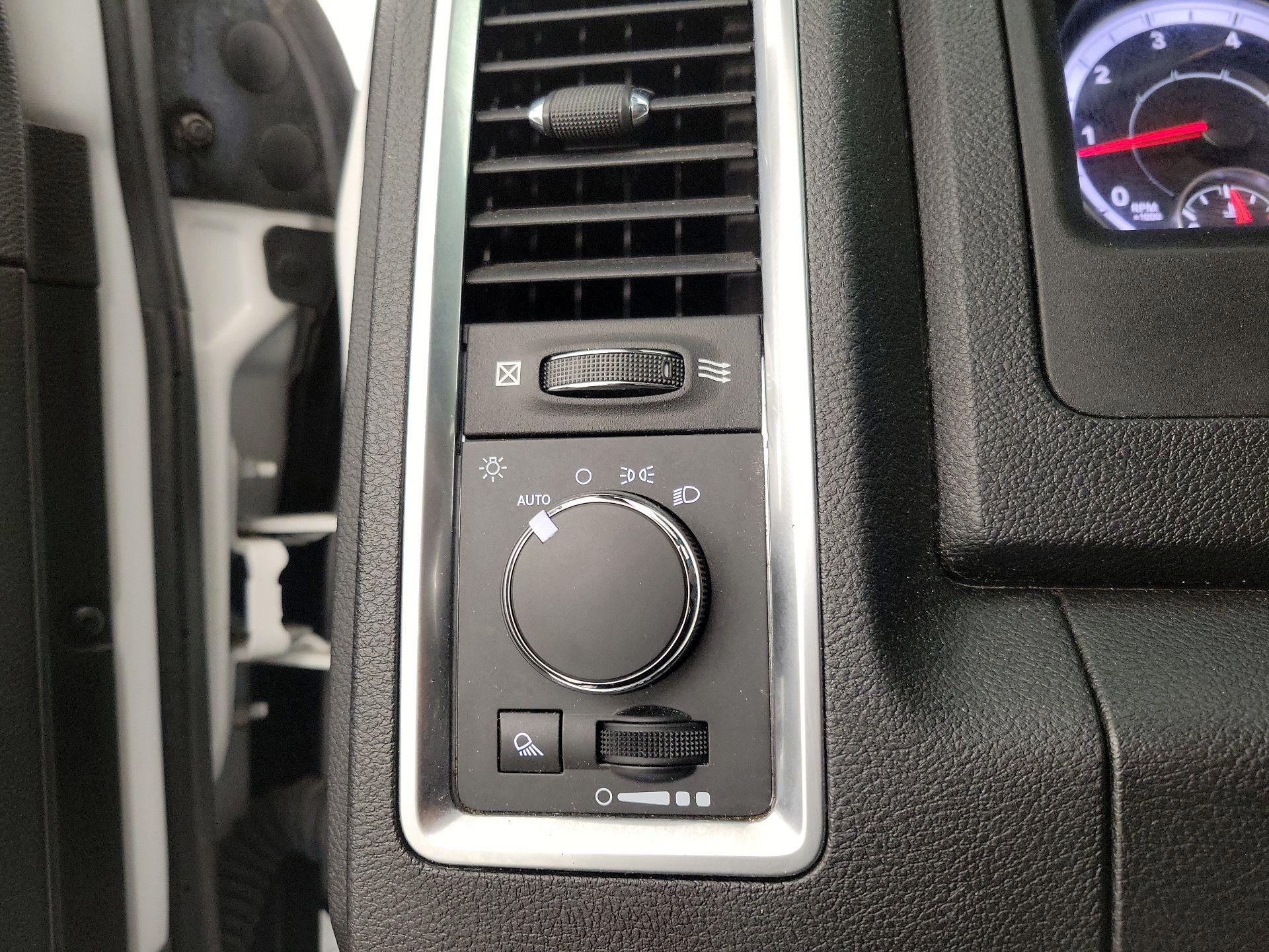 Thumbnail: 2021 RAM 1500 Classic - 13