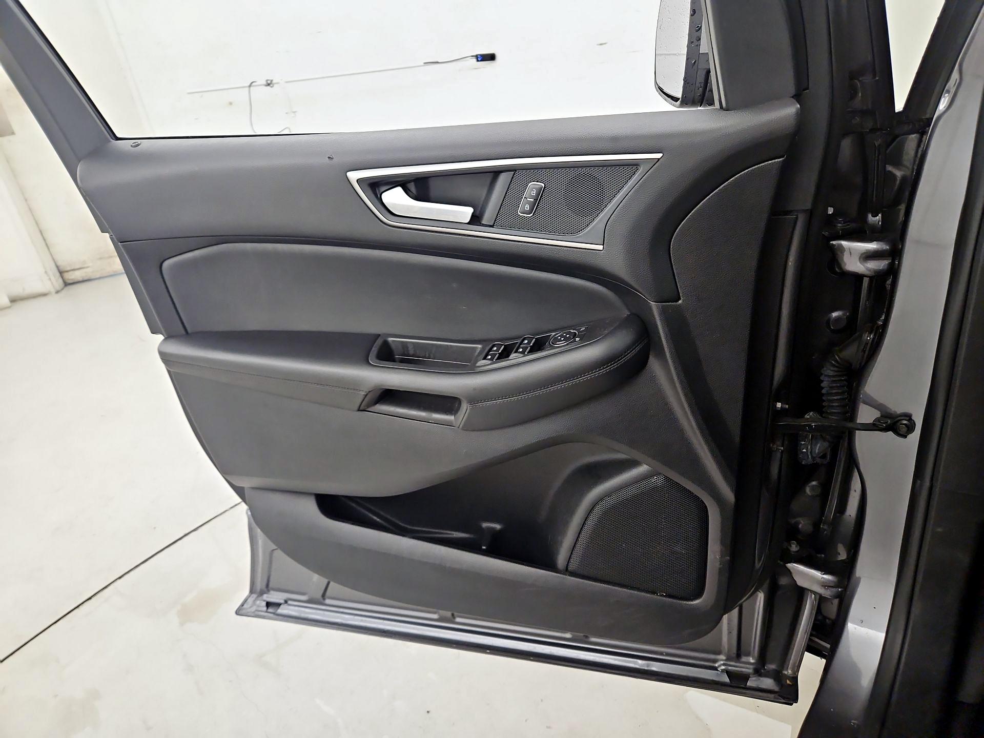 Thumbnail: 2022 Ford Edge - 12