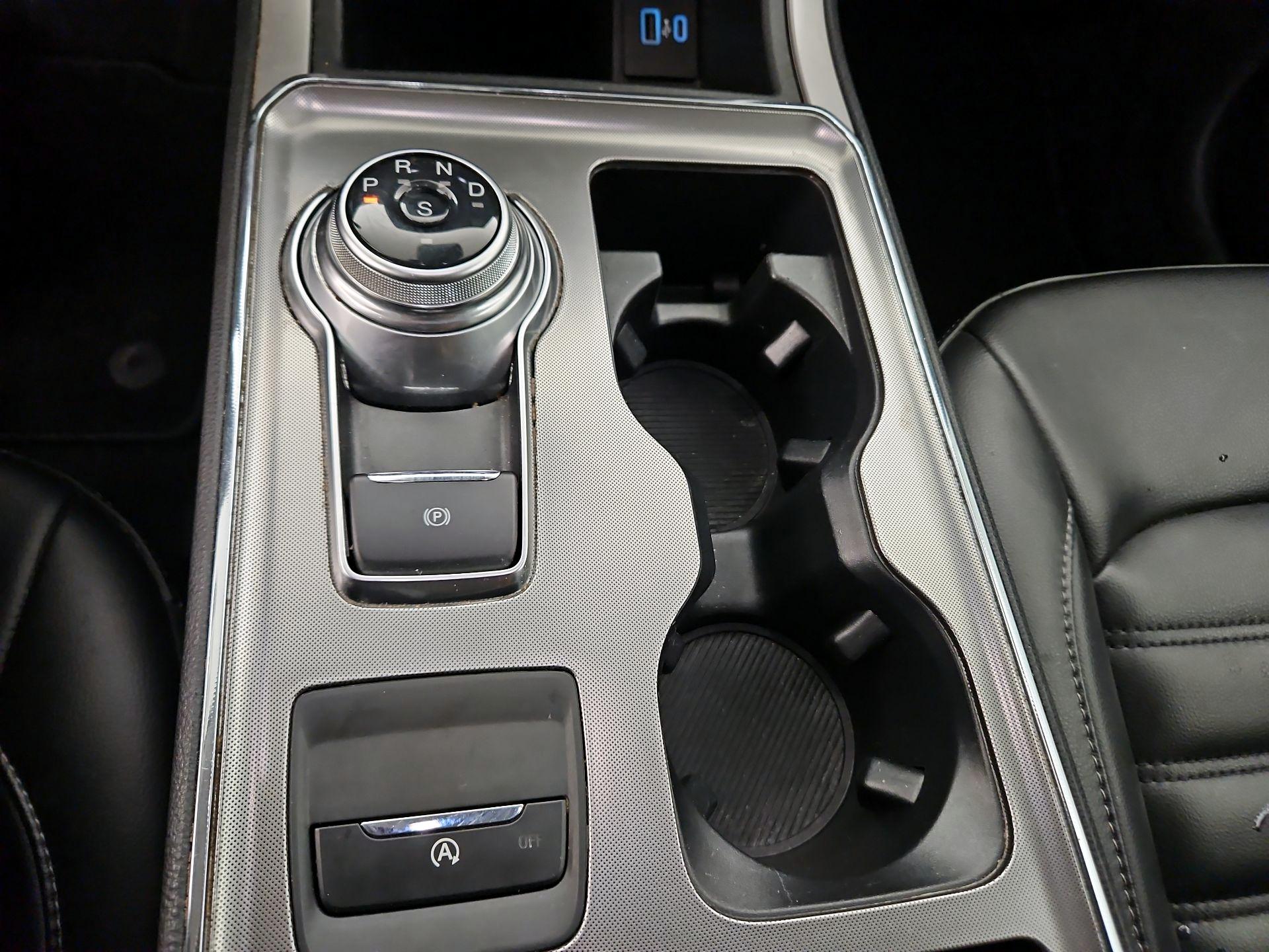 Thumbnail: 2022 Ford Edge - 17