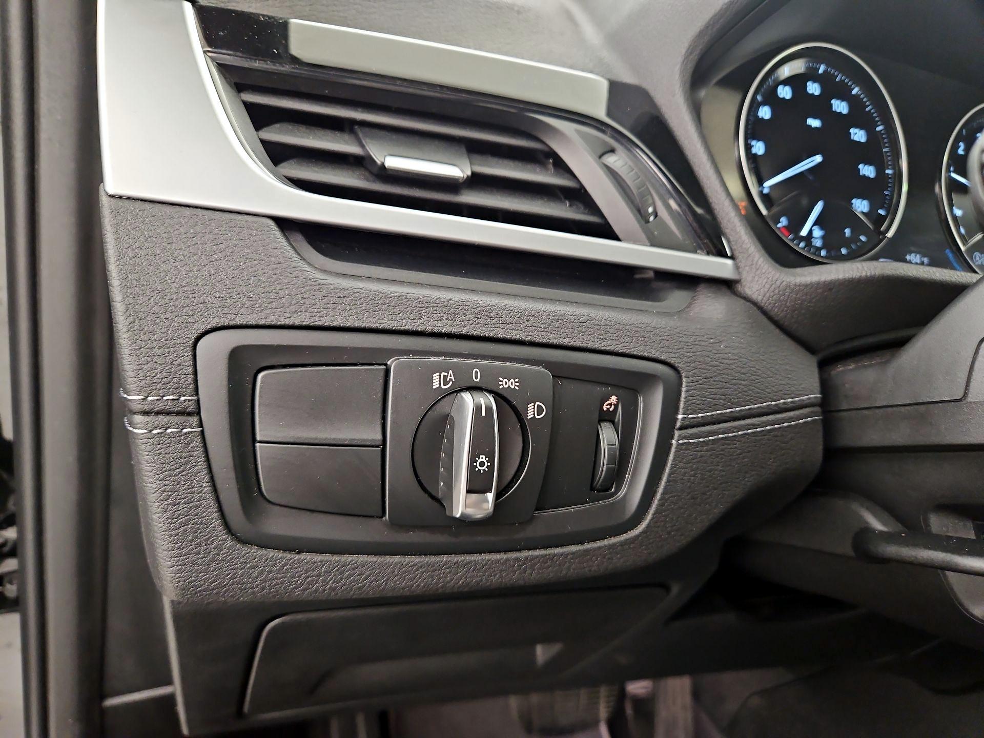 Thumbnail: 2022 BMW X1 - 13