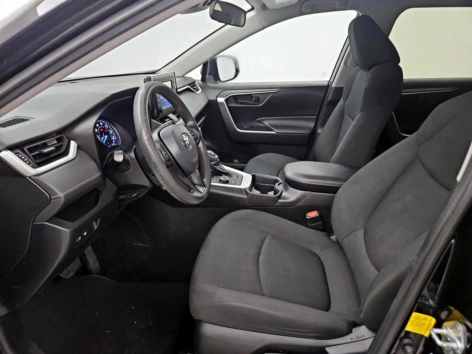 Thumbnail: 2020 Toyota RAV4 - 11