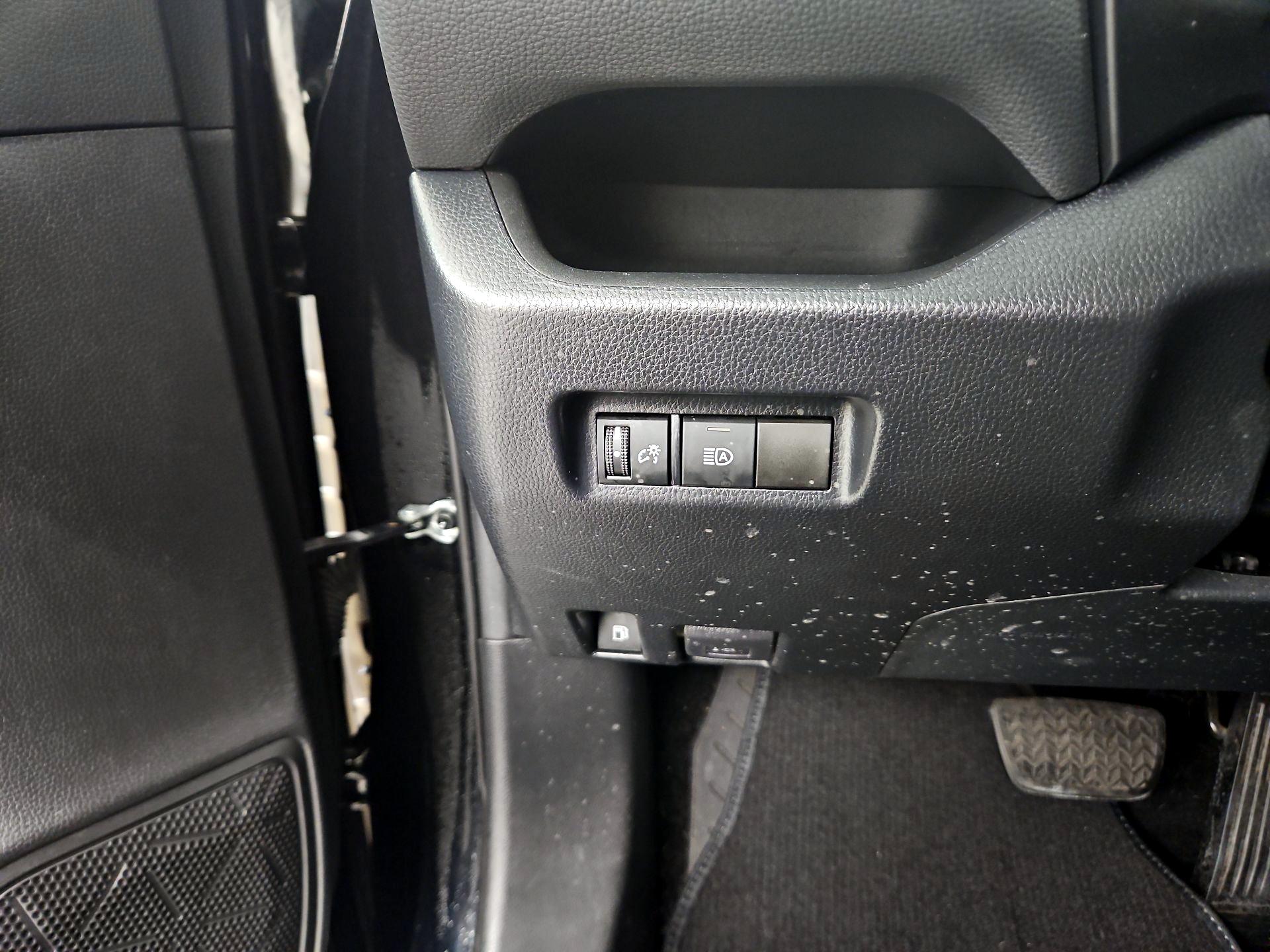 Thumbnail: 2020 Toyota RAV4 - 13