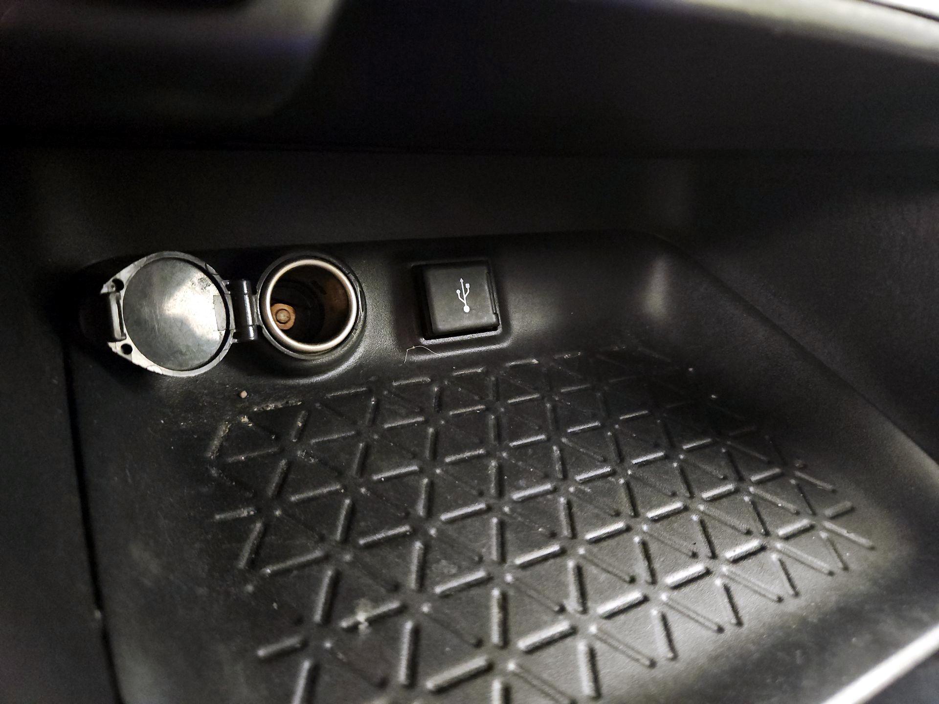 Thumbnail: 2020 Toyota RAV4 - 18