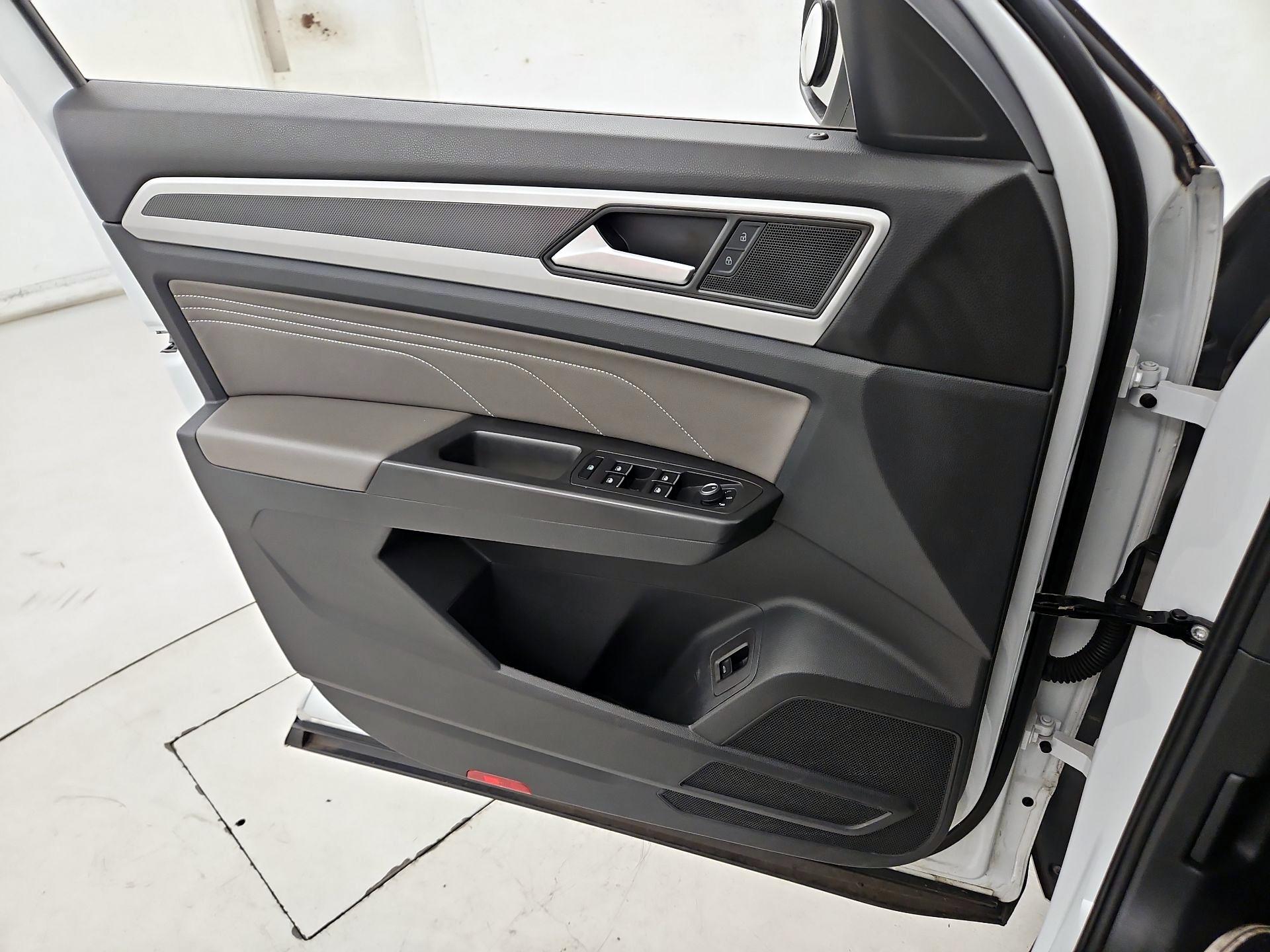 Thumbnail: 2022 Volkswagen Atlas - 12