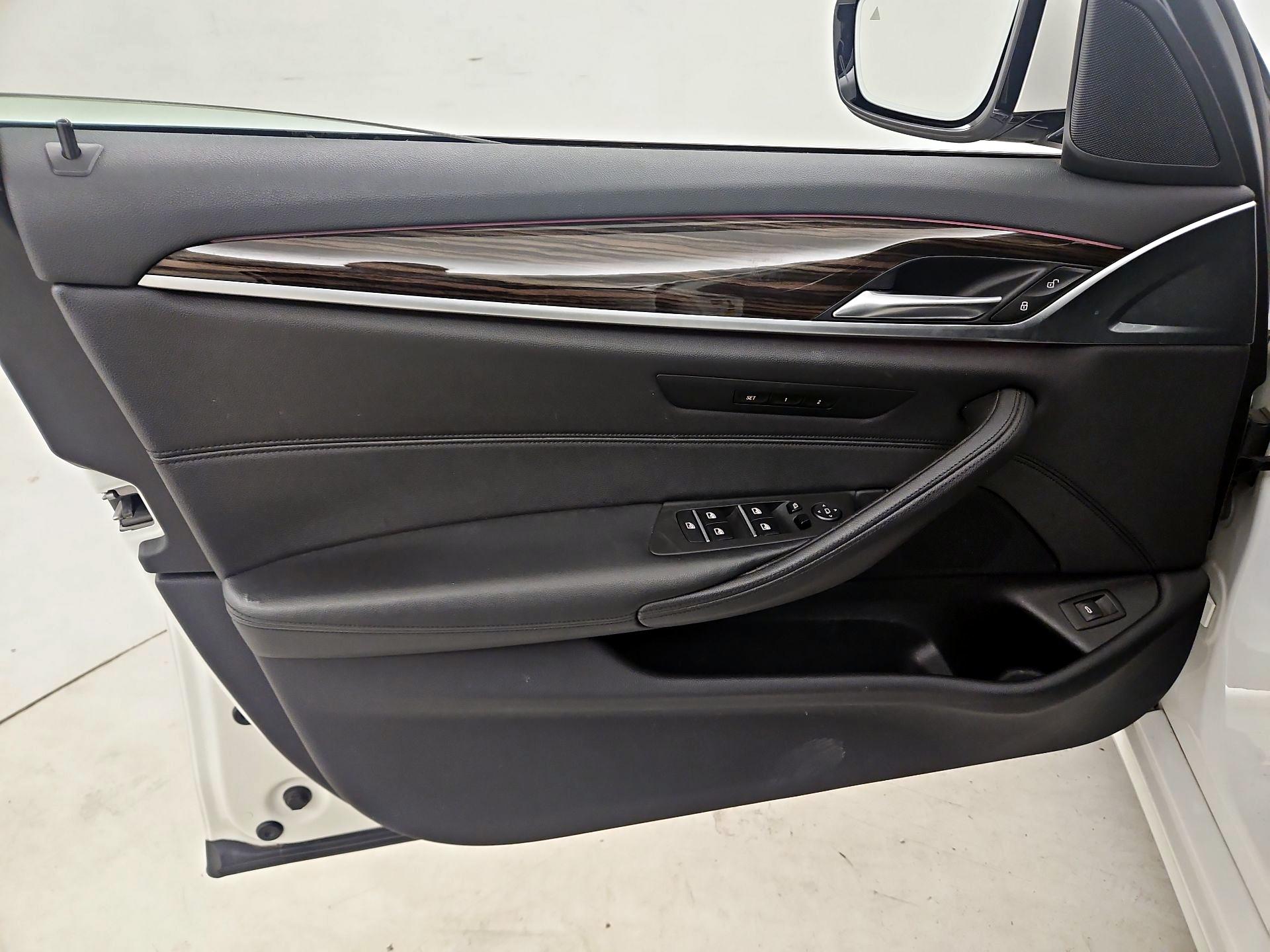 Thumbnail: 2020 BMW 5 Series - 12