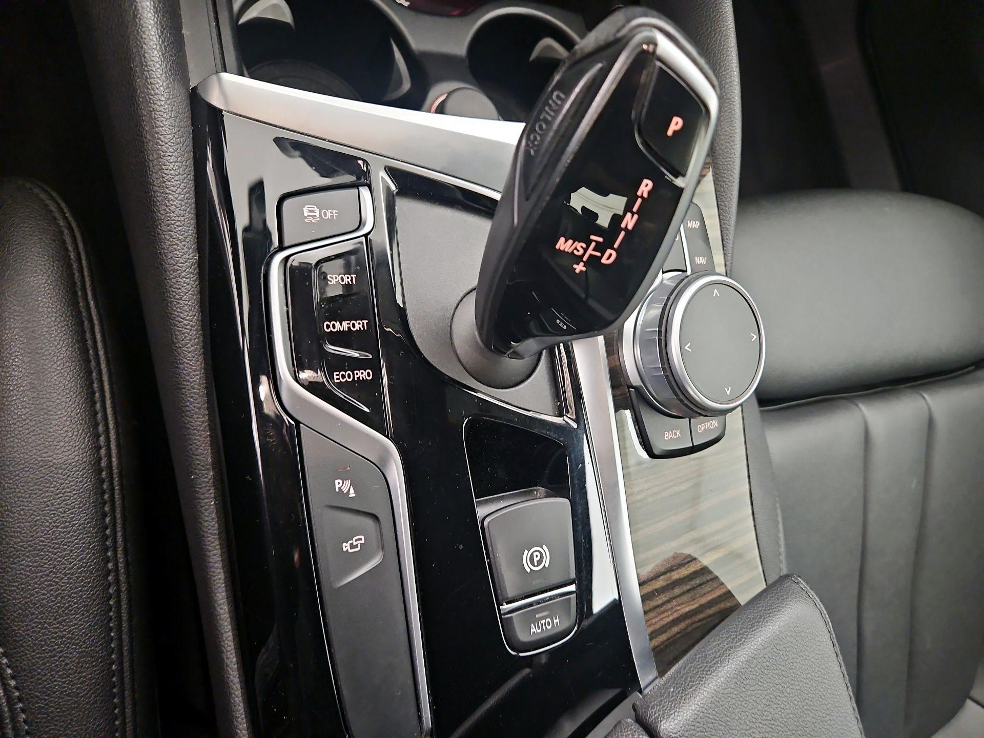 Thumbnail: 2020 BMW 5 Series - 18