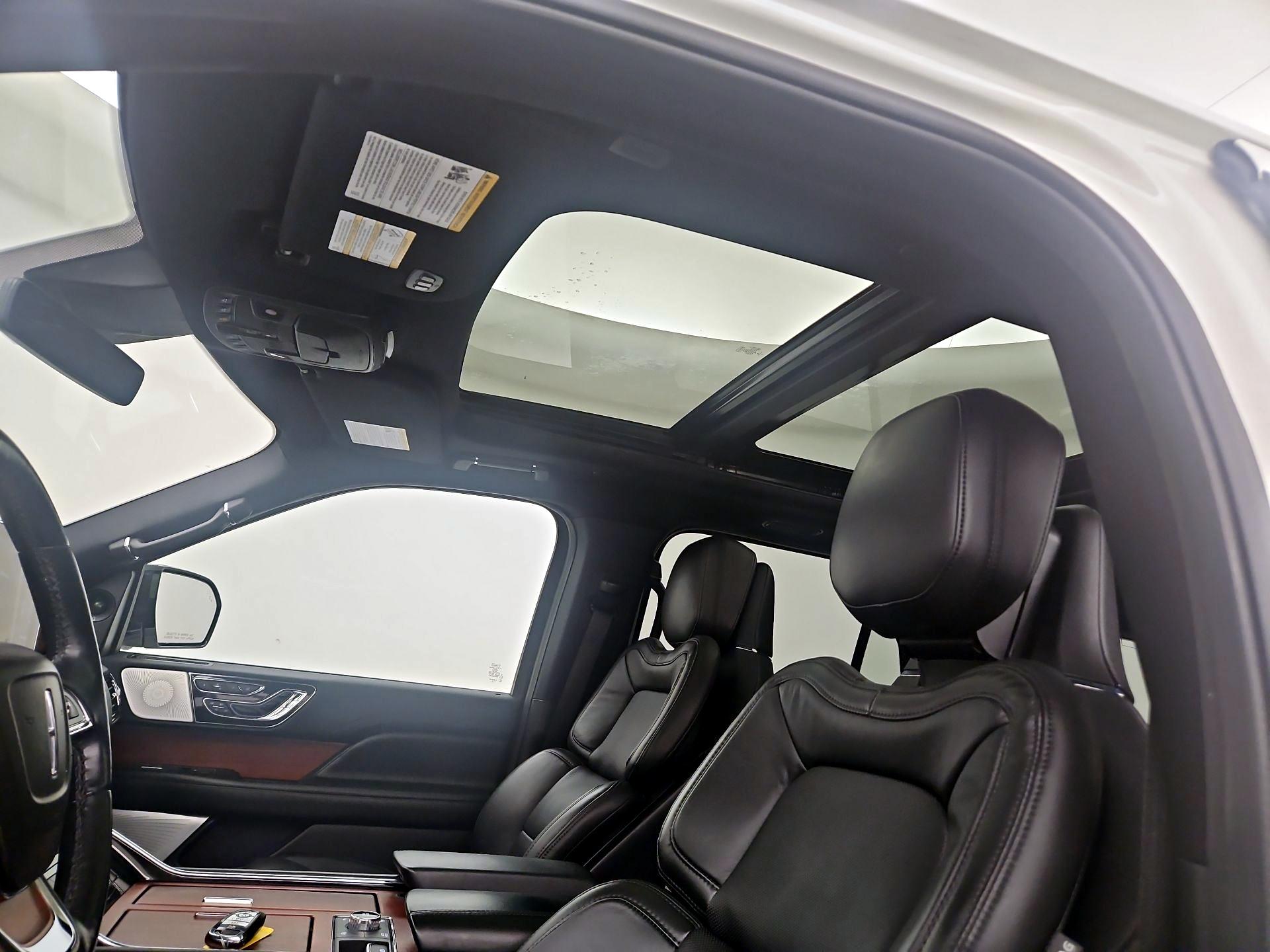 Thumbnail: 2020 Lincoln Navigator L - 20