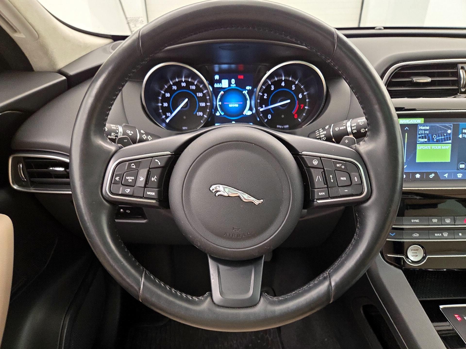 Thumbnail: 2020 Jaguar F-Pace - 10