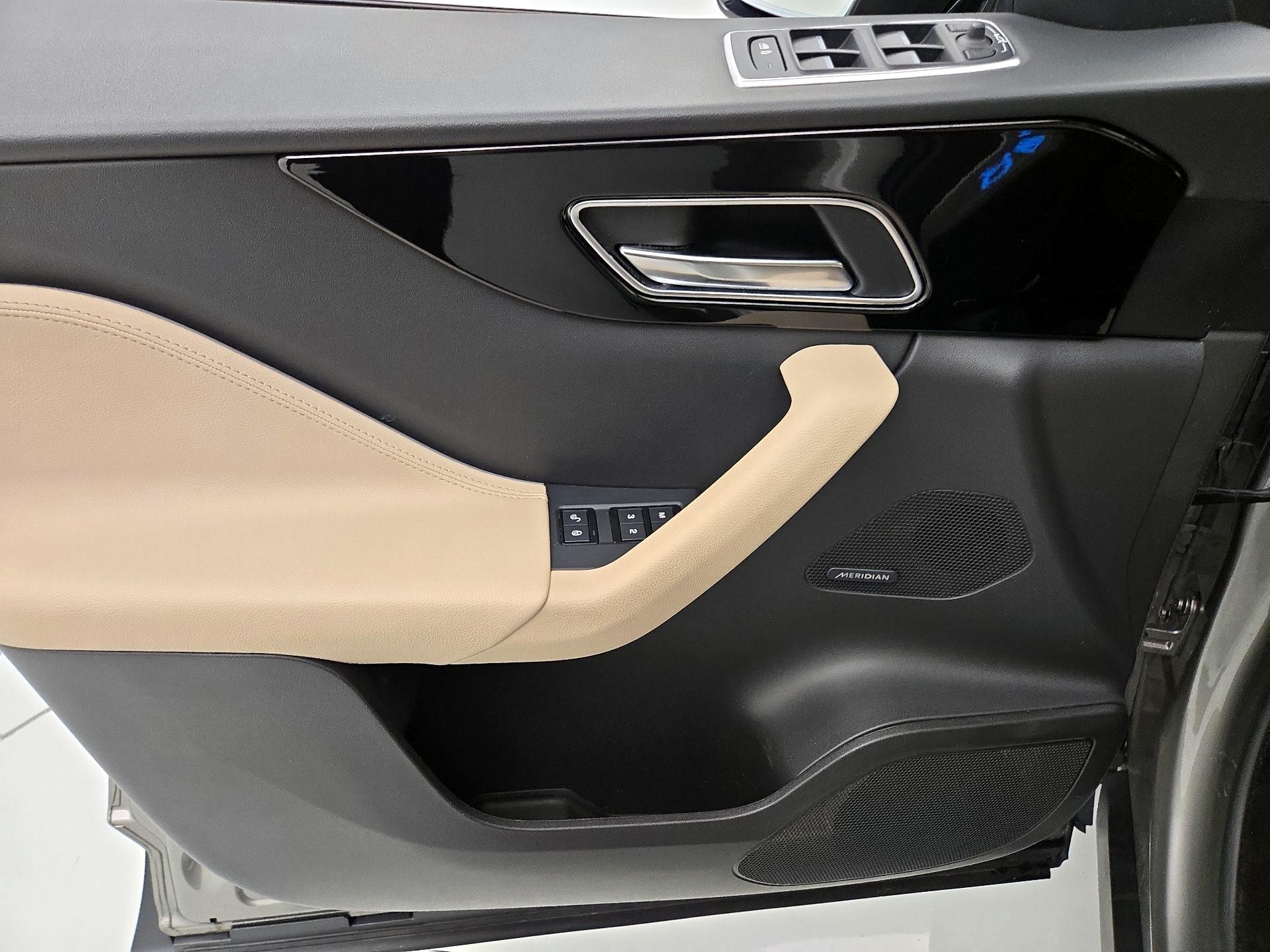 Thumbnail: 2020 Jaguar F-Pace - 12