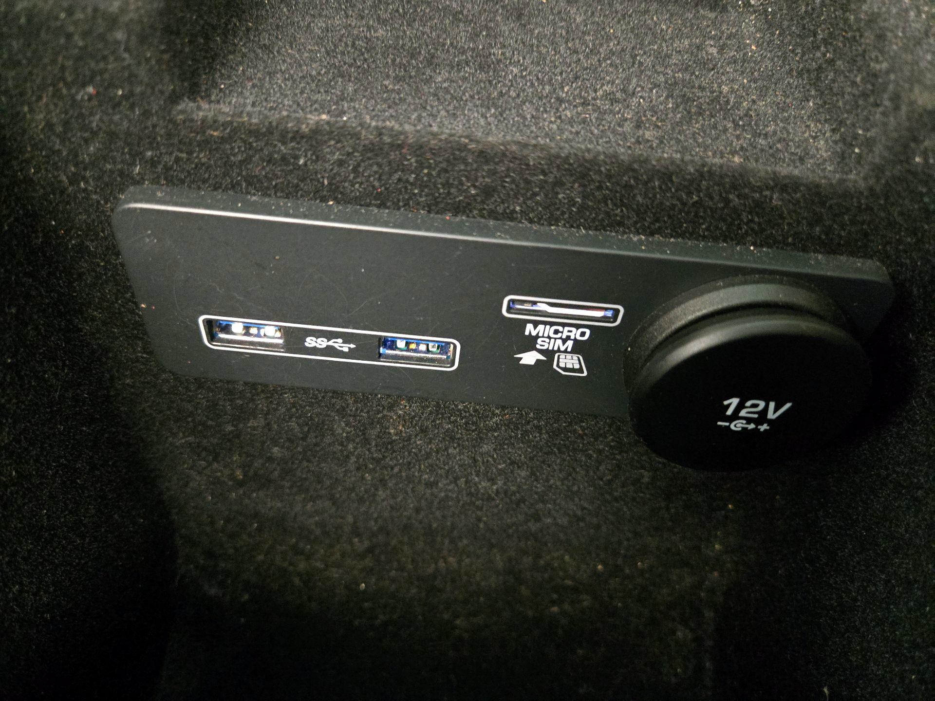 Thumbnail: 2020 Jaguar F-Pace - 19