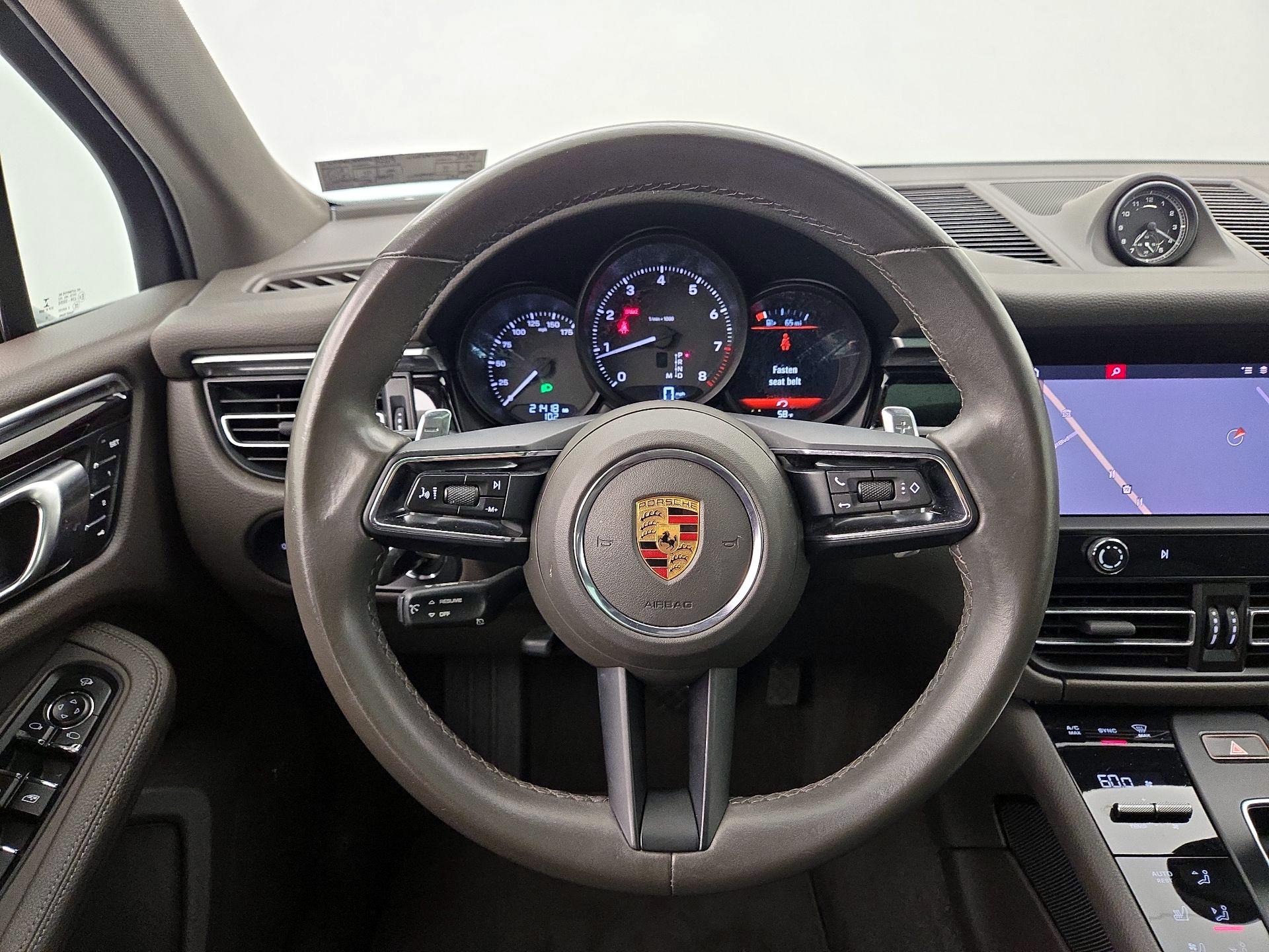 Thumbnail: 2022 Porsche Macan - 10