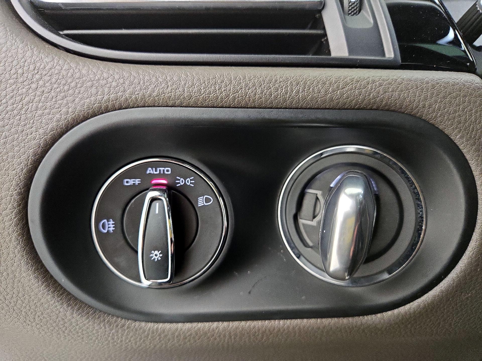 Thumbnail: 2022 Porsche Macan - 13