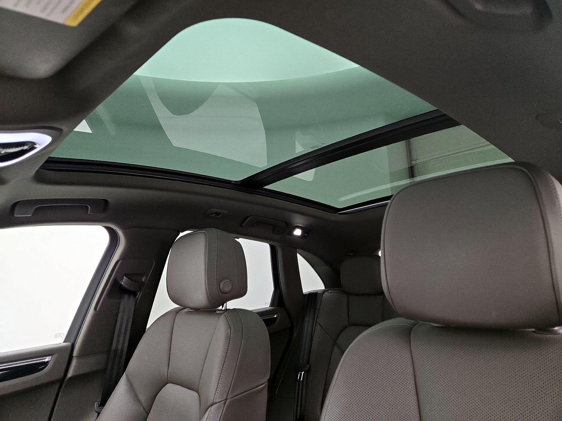 Thumbnail: 2022 Porsche Macan - 20