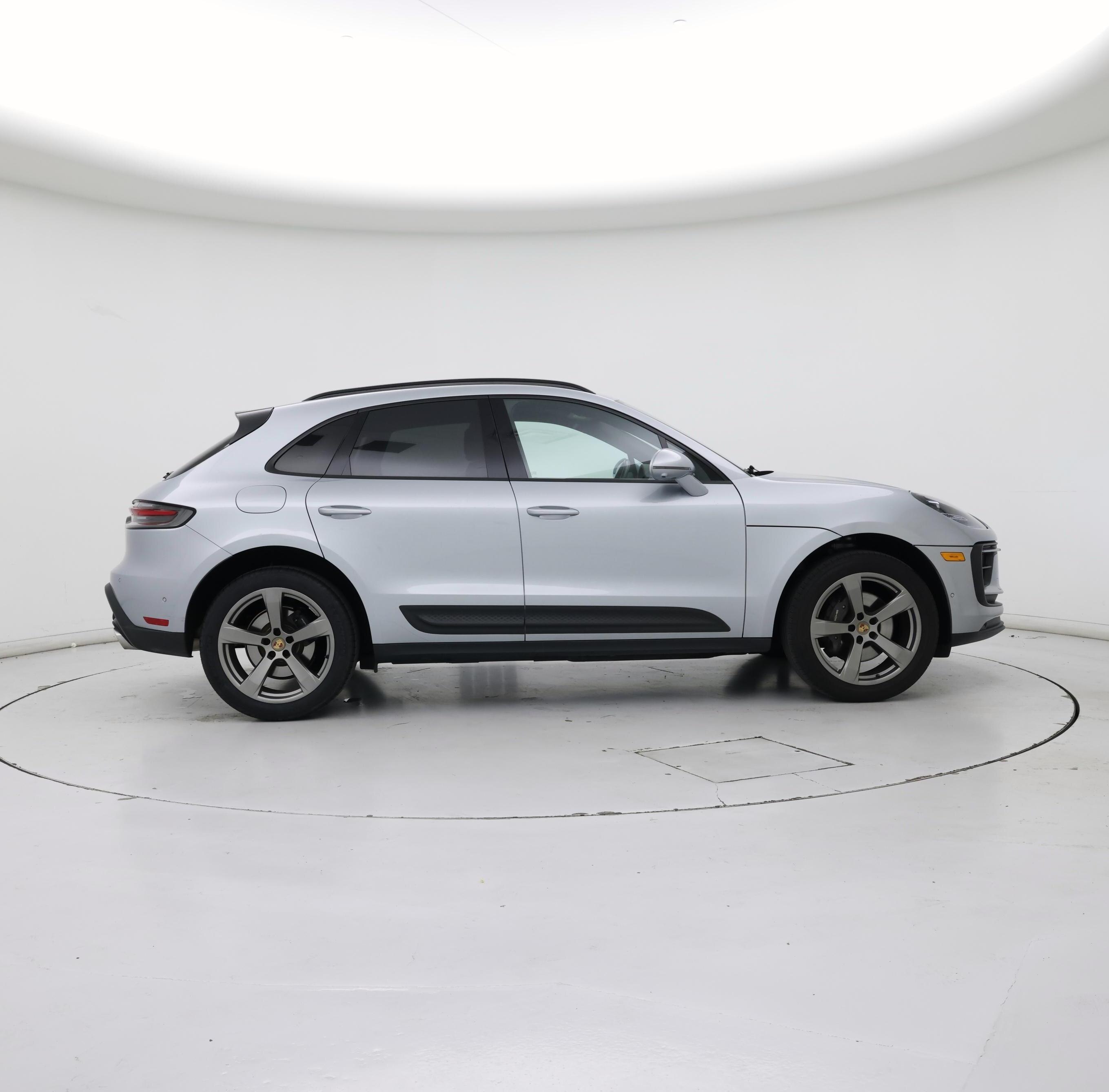Thumbnail: 2022 Porsche Macan - 7