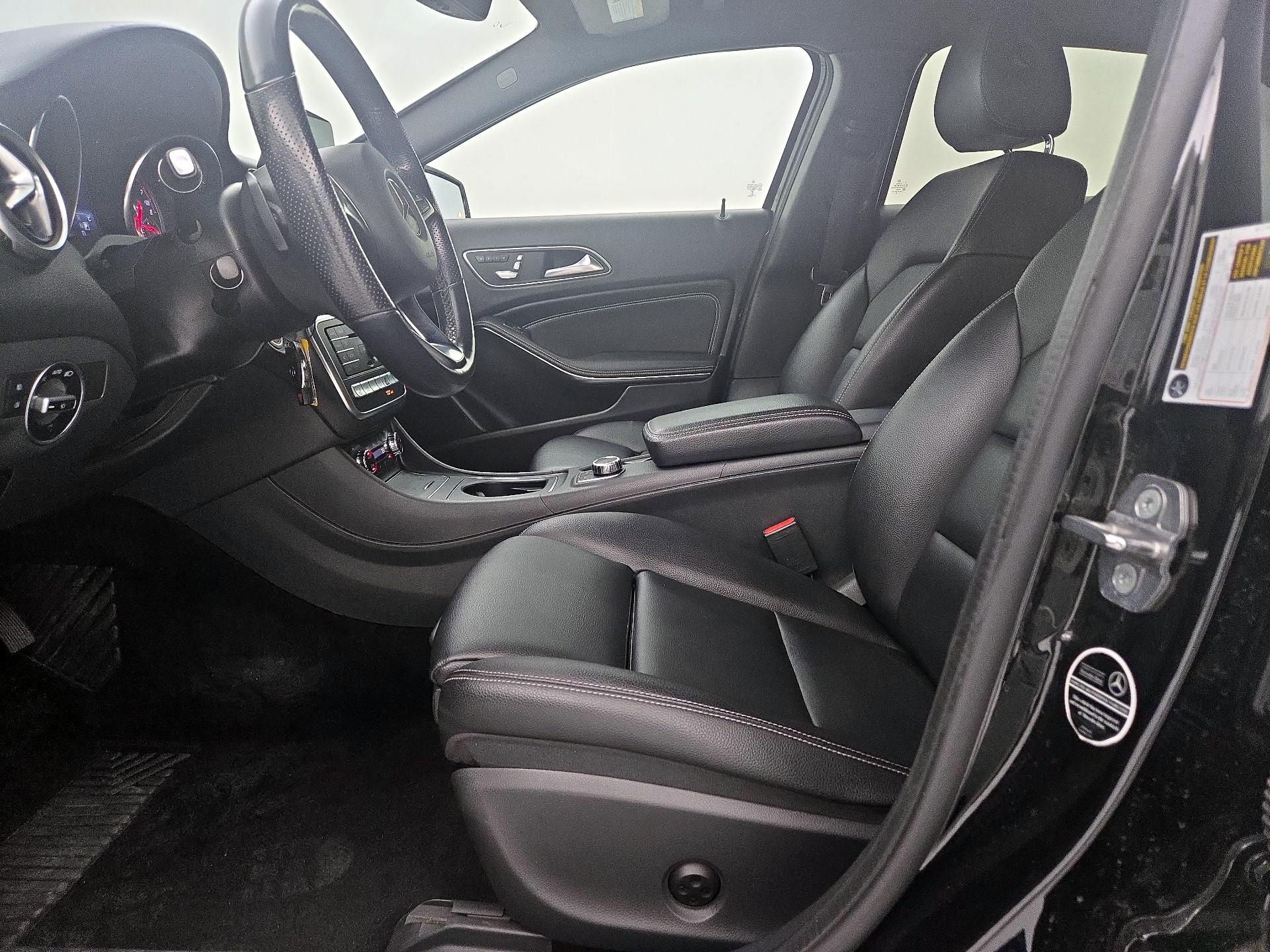 Thumbnail: 2020 Mercedes-Benz GLA - 11