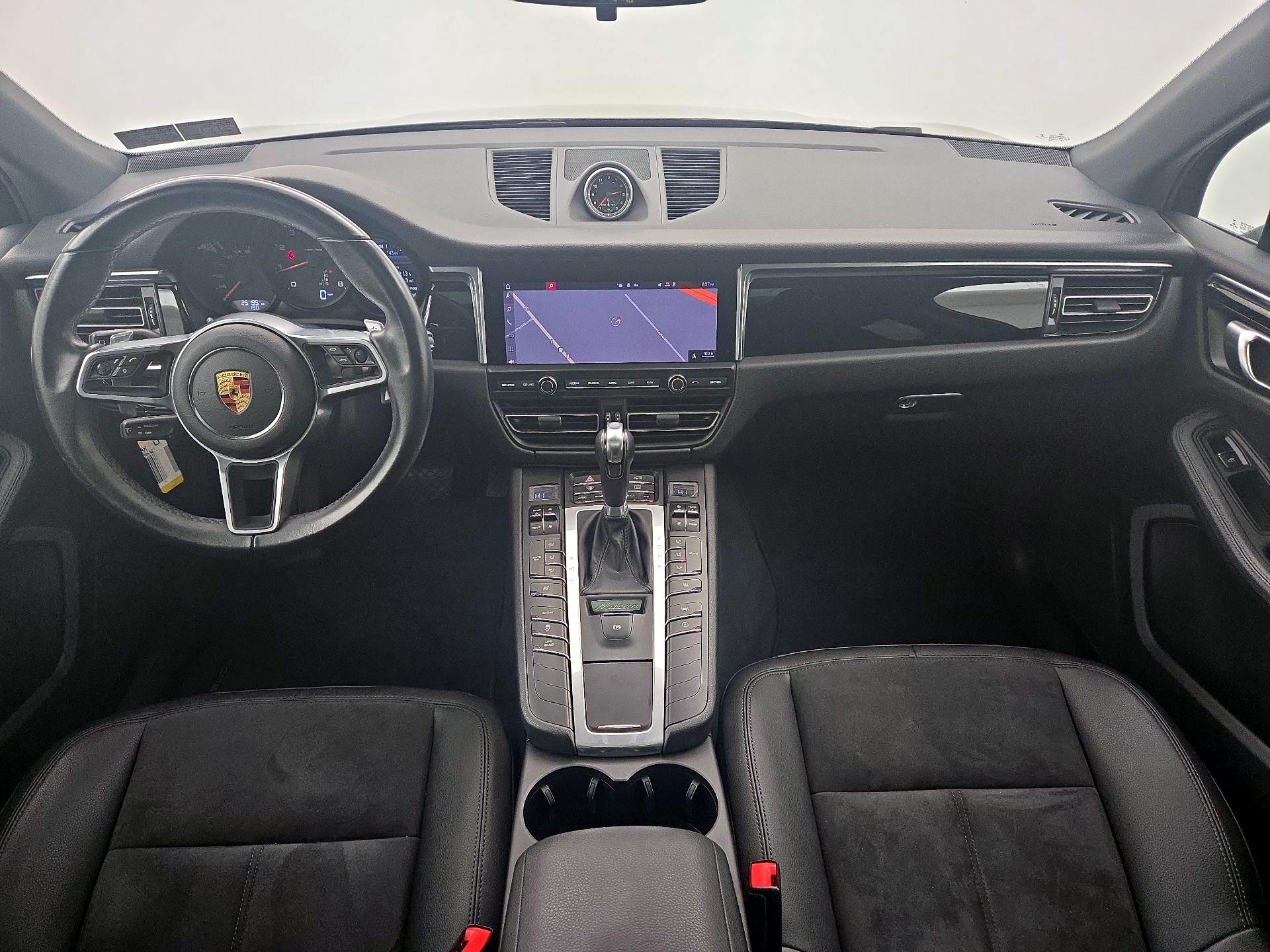 Thumbnail: 2021 Porsche Macan - 9