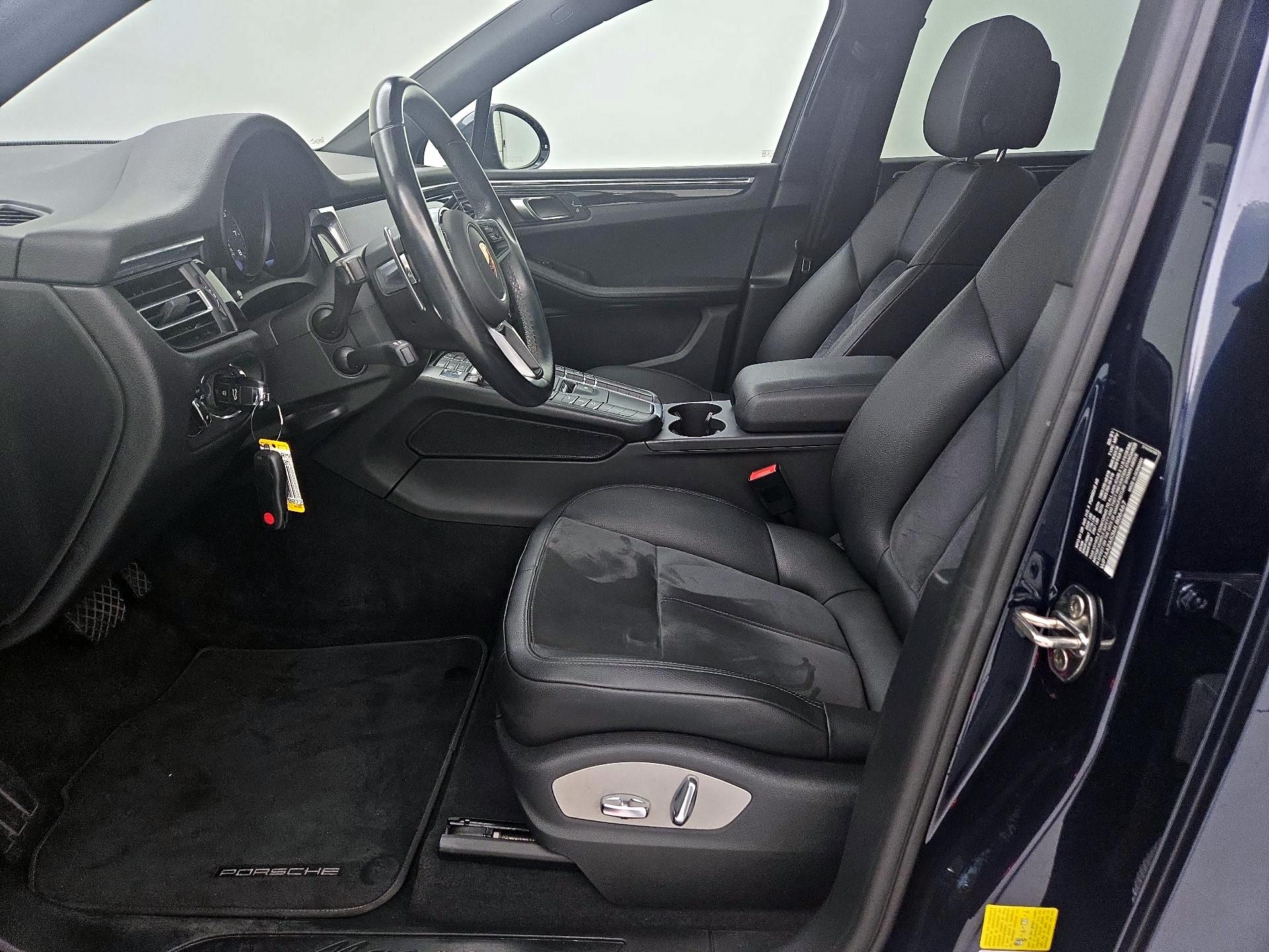 Thumbnail: 2021 Porsche Macan - 11