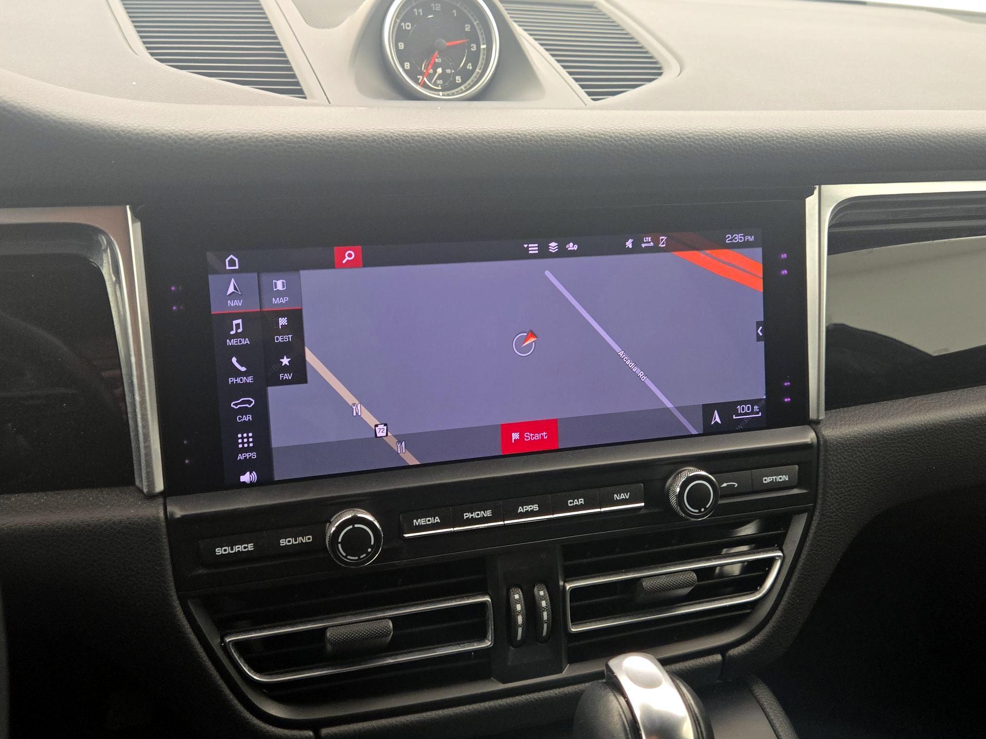 Thumbnail: 2021 Porsche Macan - 14