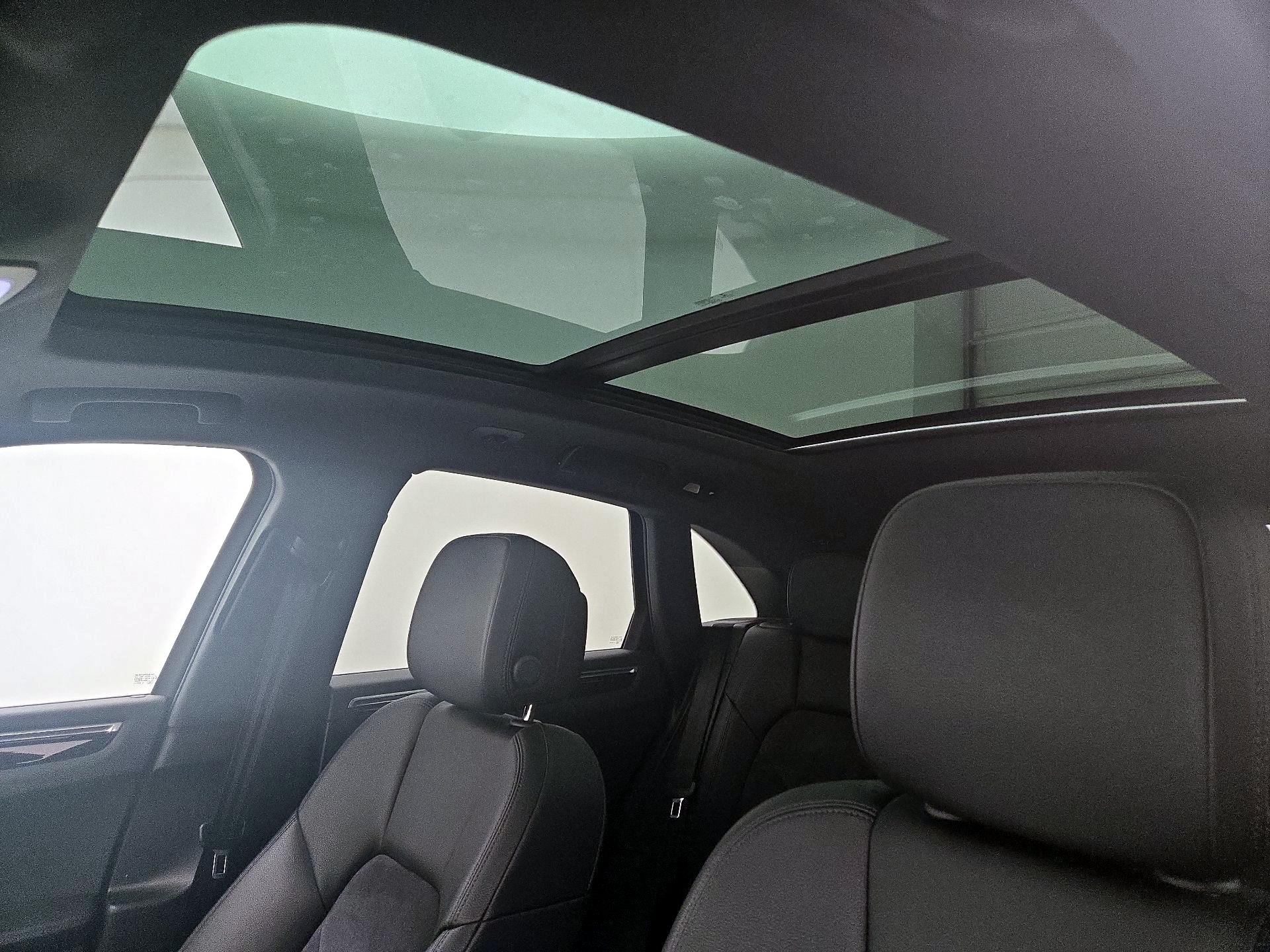 Thumbnail: 2021 Porsche Macan - 19