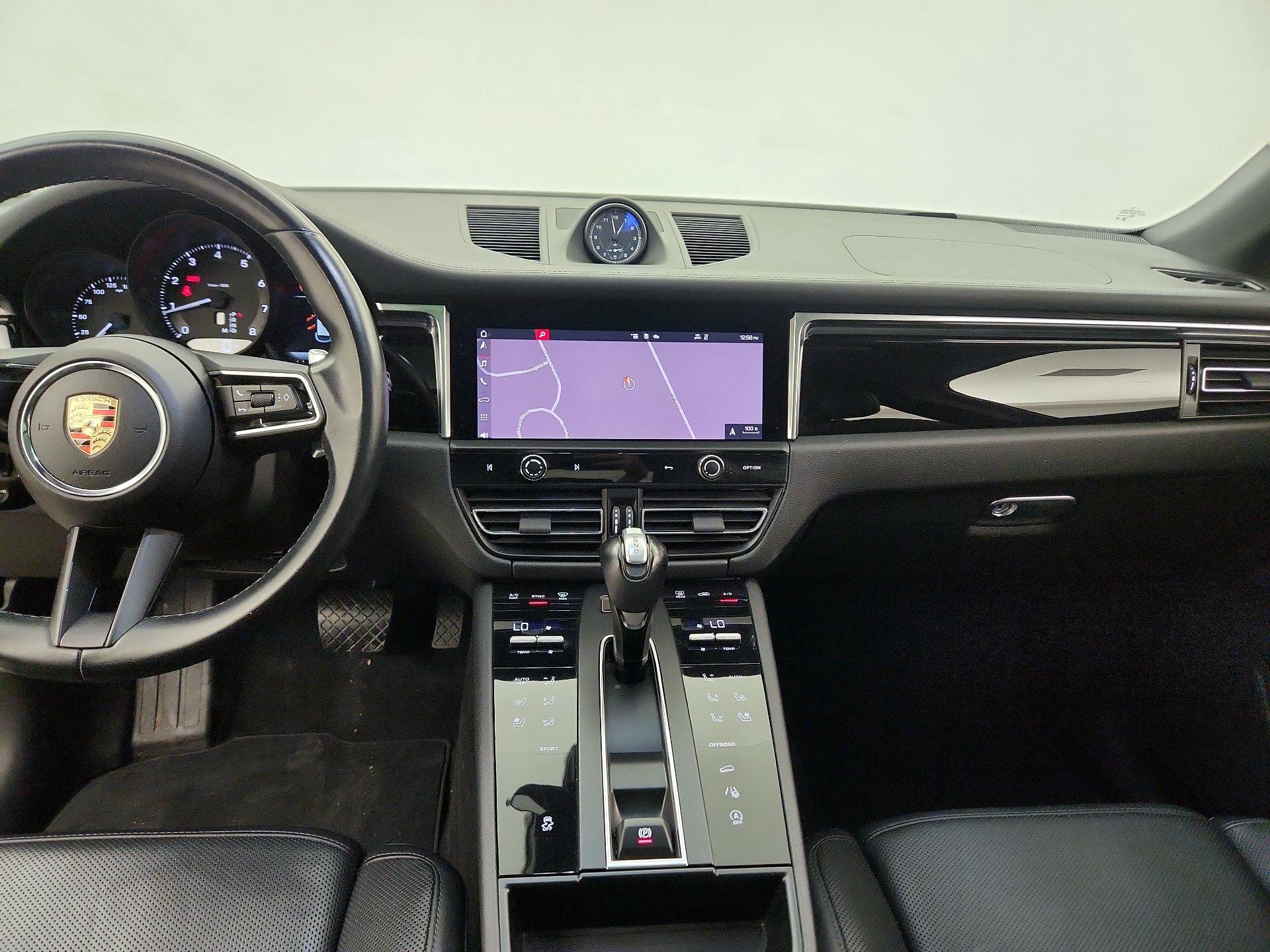 Thumbnail: 2023 Porsche Macan - 9