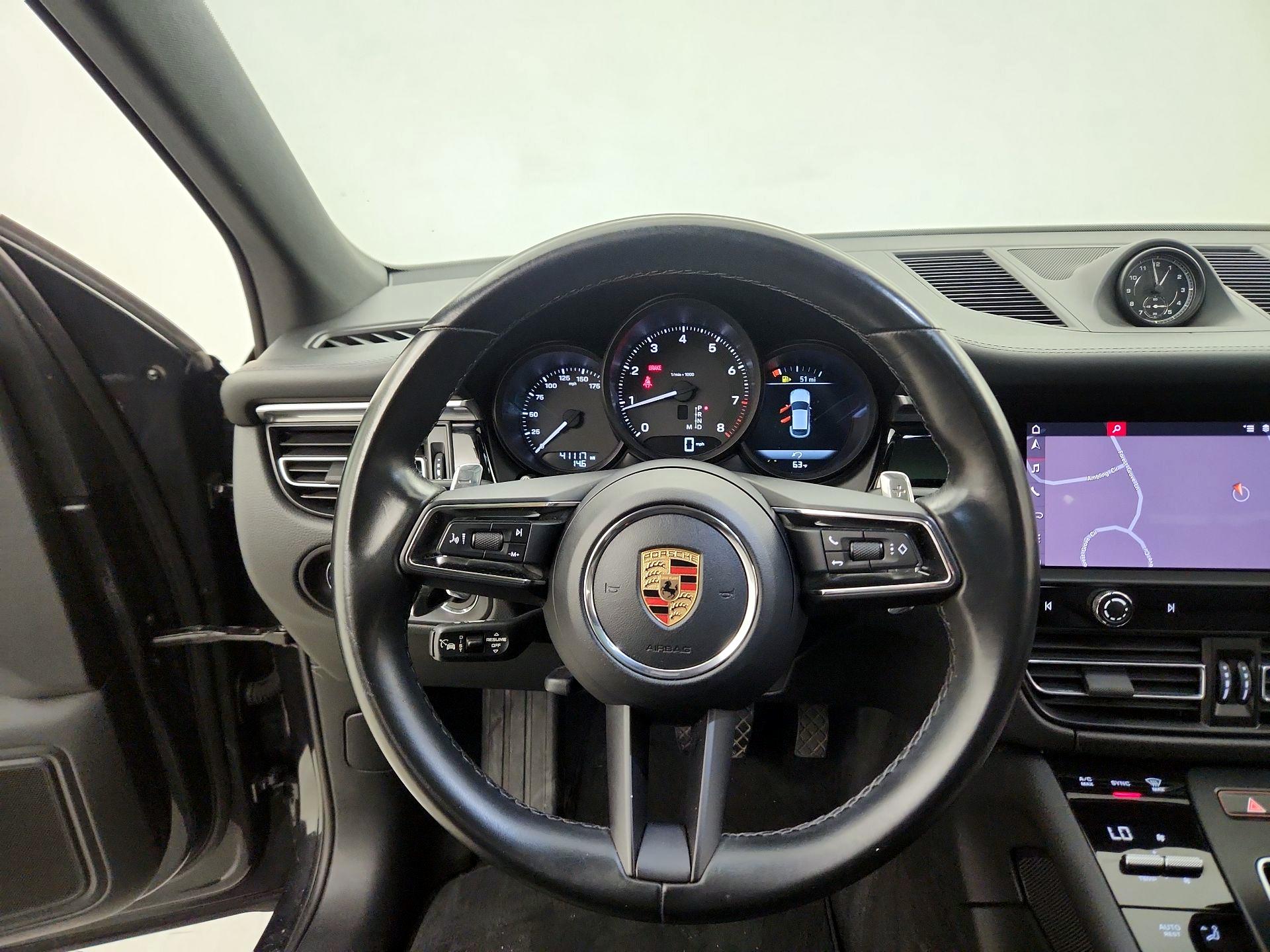 Thumbnail: 2023 Porsche Macan - 10